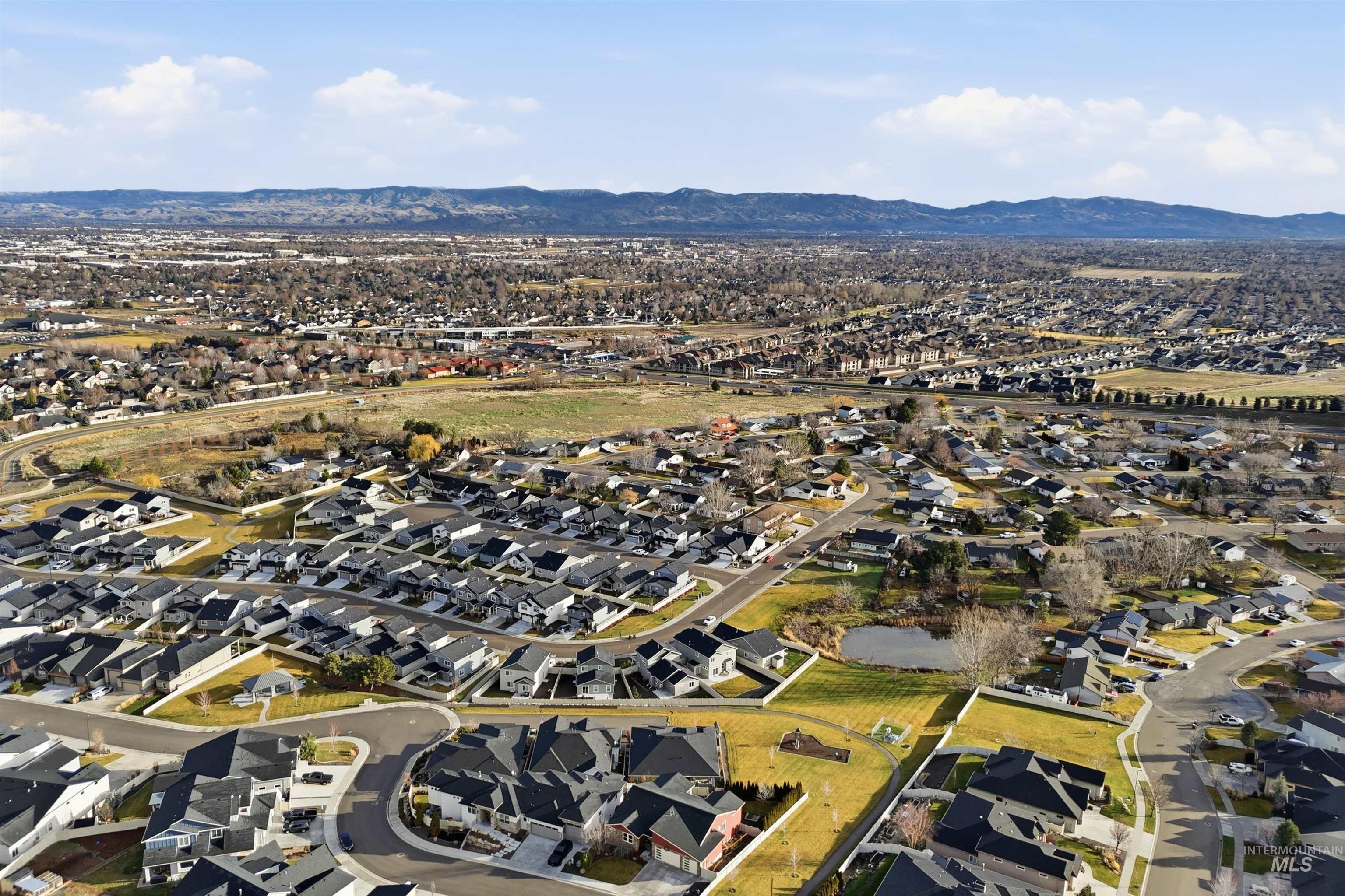 449 W Winnipeg St, Meridian, Idaho 83642, 3 Bedrooms, 2.5 Bathrooms, Residential For Sale, Price $399,990,MLS 98971346