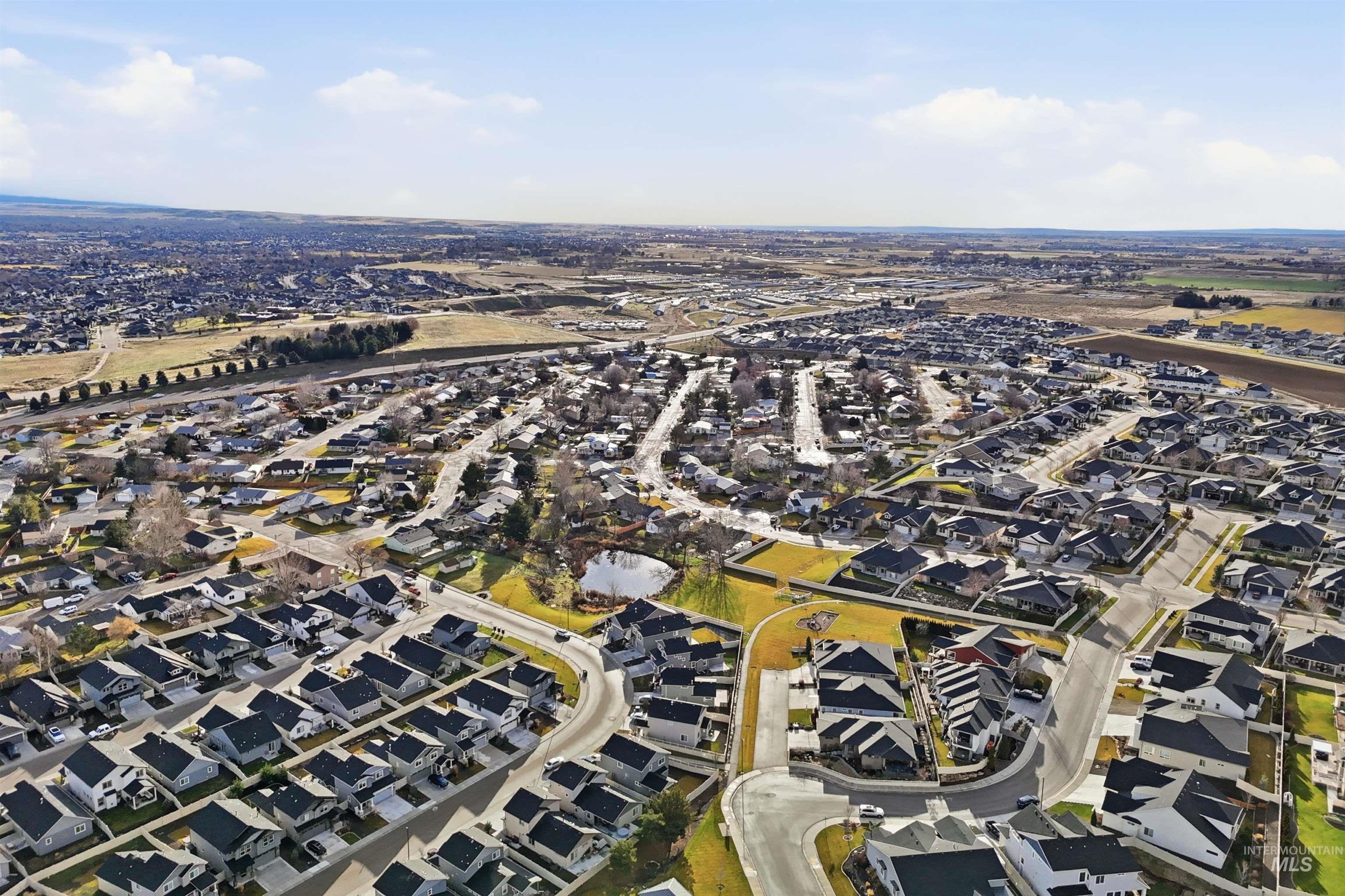 449 W Winnipeg St, Meridian, Idaho 83642, 3 Bedrooms, 2.5 Bathrooms, Residential For Sale, Price $399,990,MLS 98971346