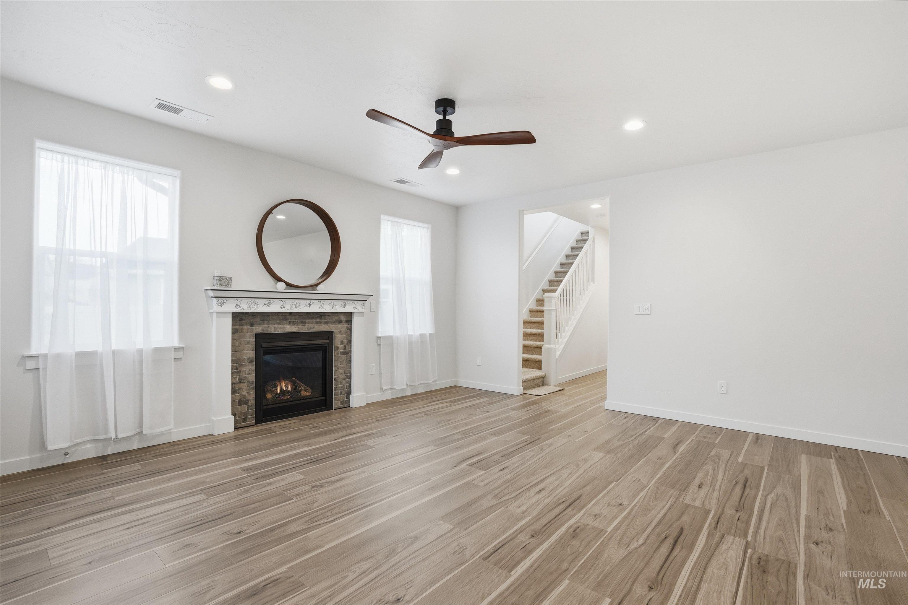 449 W Winnipeg St, Meridian, Idaho 83642, 3 Bedrooms, 2.5 Bathrooms, Residential For Sale, Price $399,990,MLS 98971346