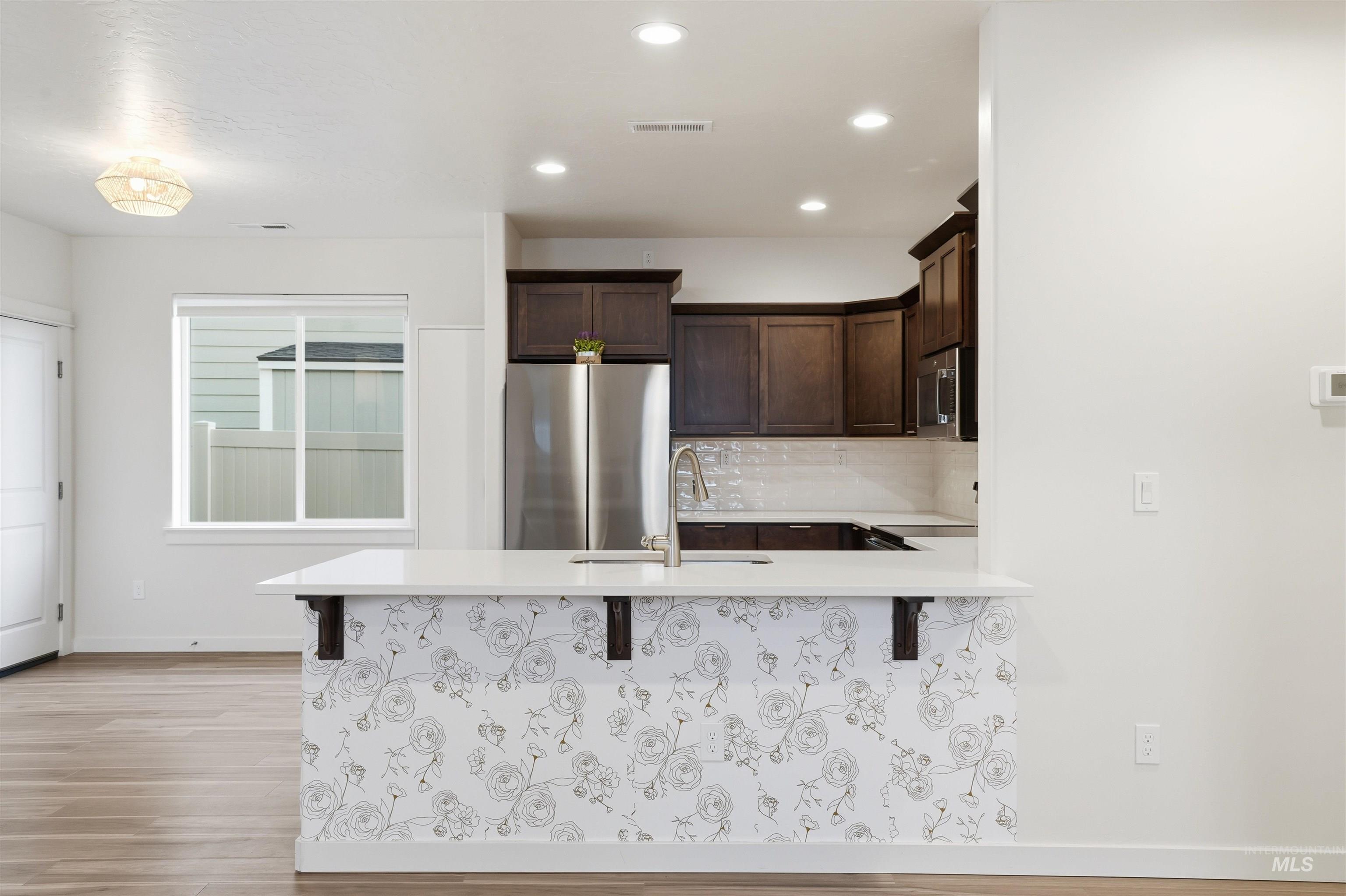 449 W Winnipeg St, Meridian, Idaho 83642, 3 Bedrooms, 2.5 Bathrooms, Residential For Sale, Price $399,990,MLS 98971346