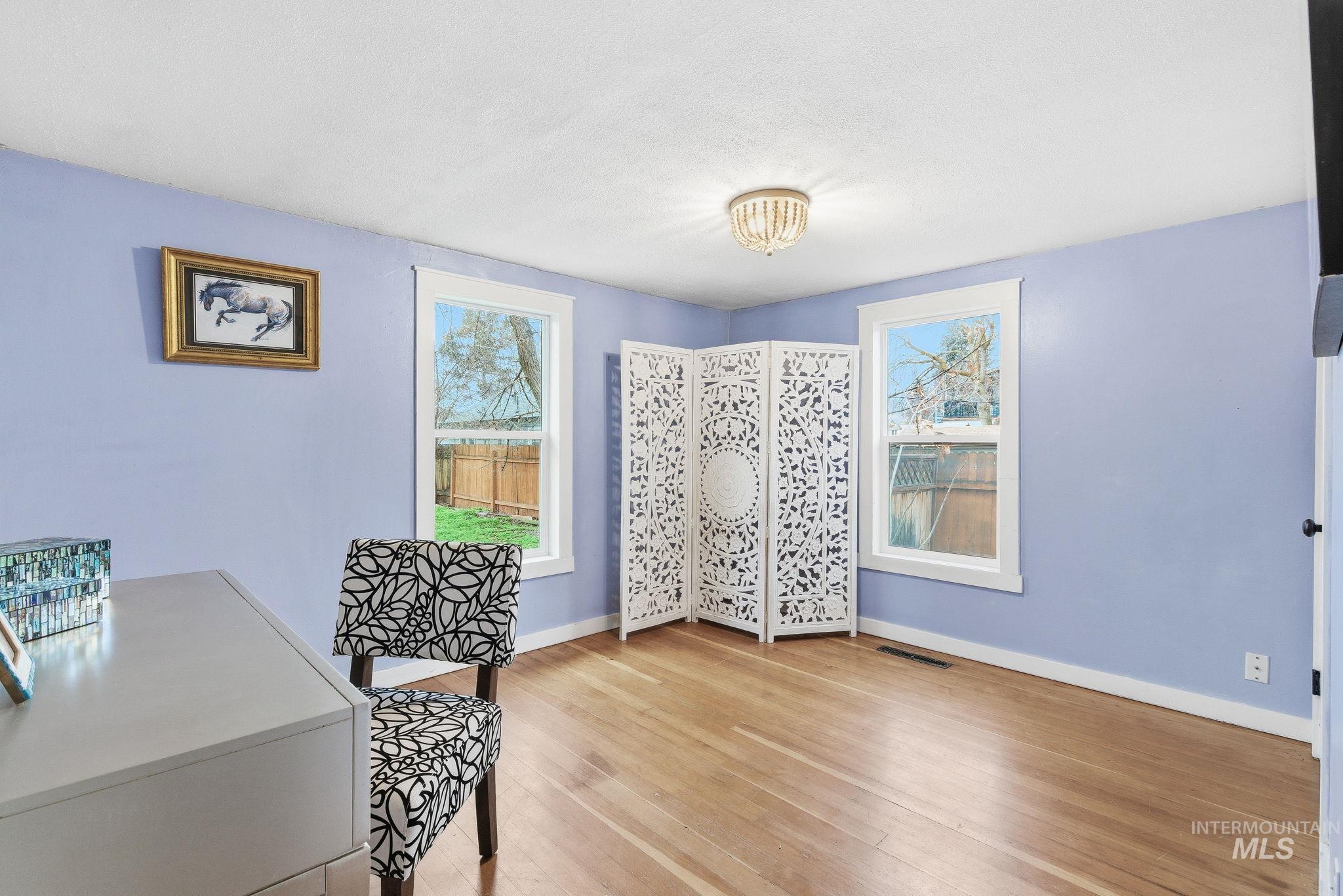 2103 & 2103 1/2 W Bannock St, Boise, Idaho 83702, 2 Bedrooms, 1 Bathroom, Residential Income For Sale, Price $598,000,MLS 98971347