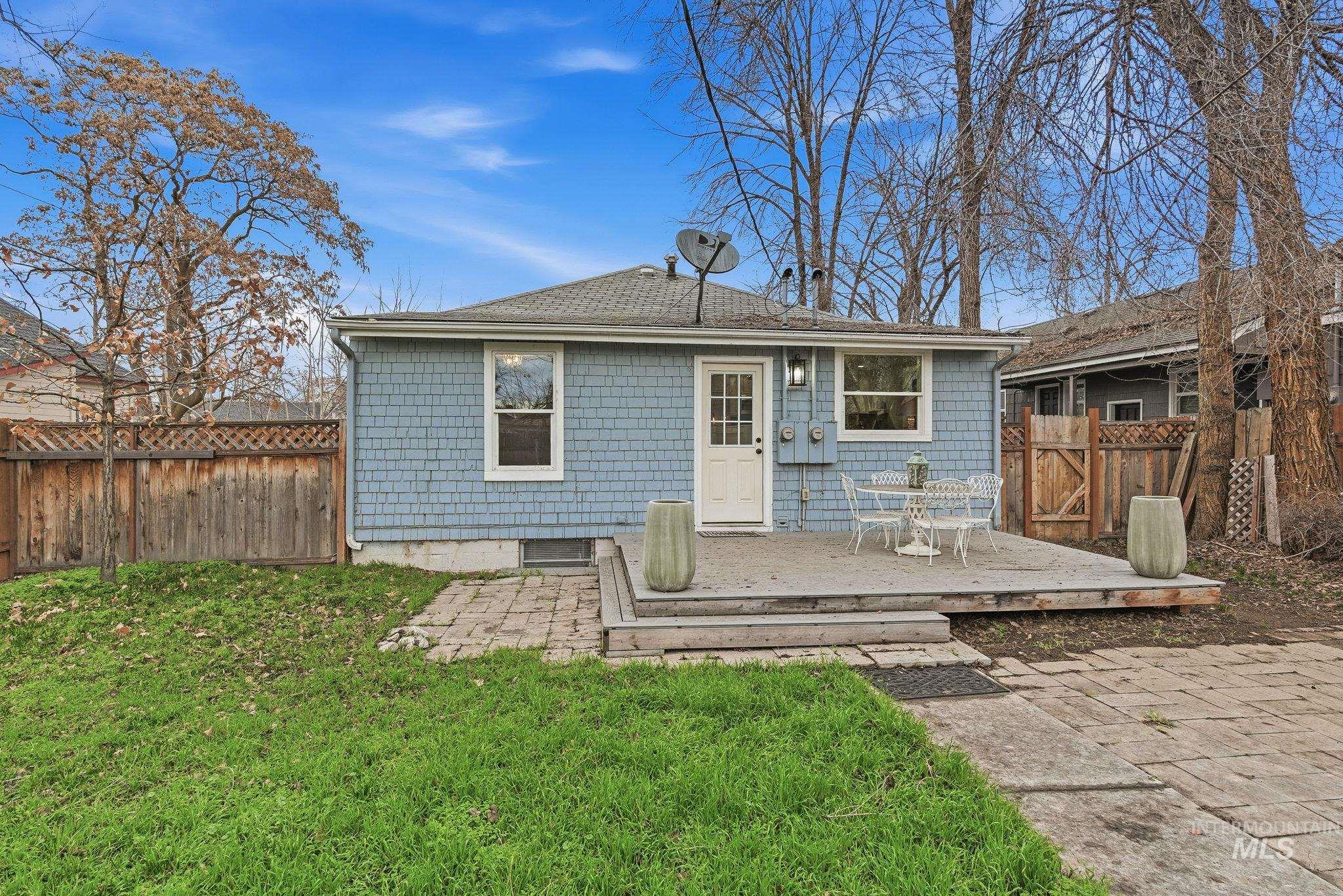 2103 & 2103 1/2 W Bannock St, Boise, Idaho 83702, 2 Bedrooms, 1 Bathroom, Residential Income For Sale, Price $598,000,MLS 98971347