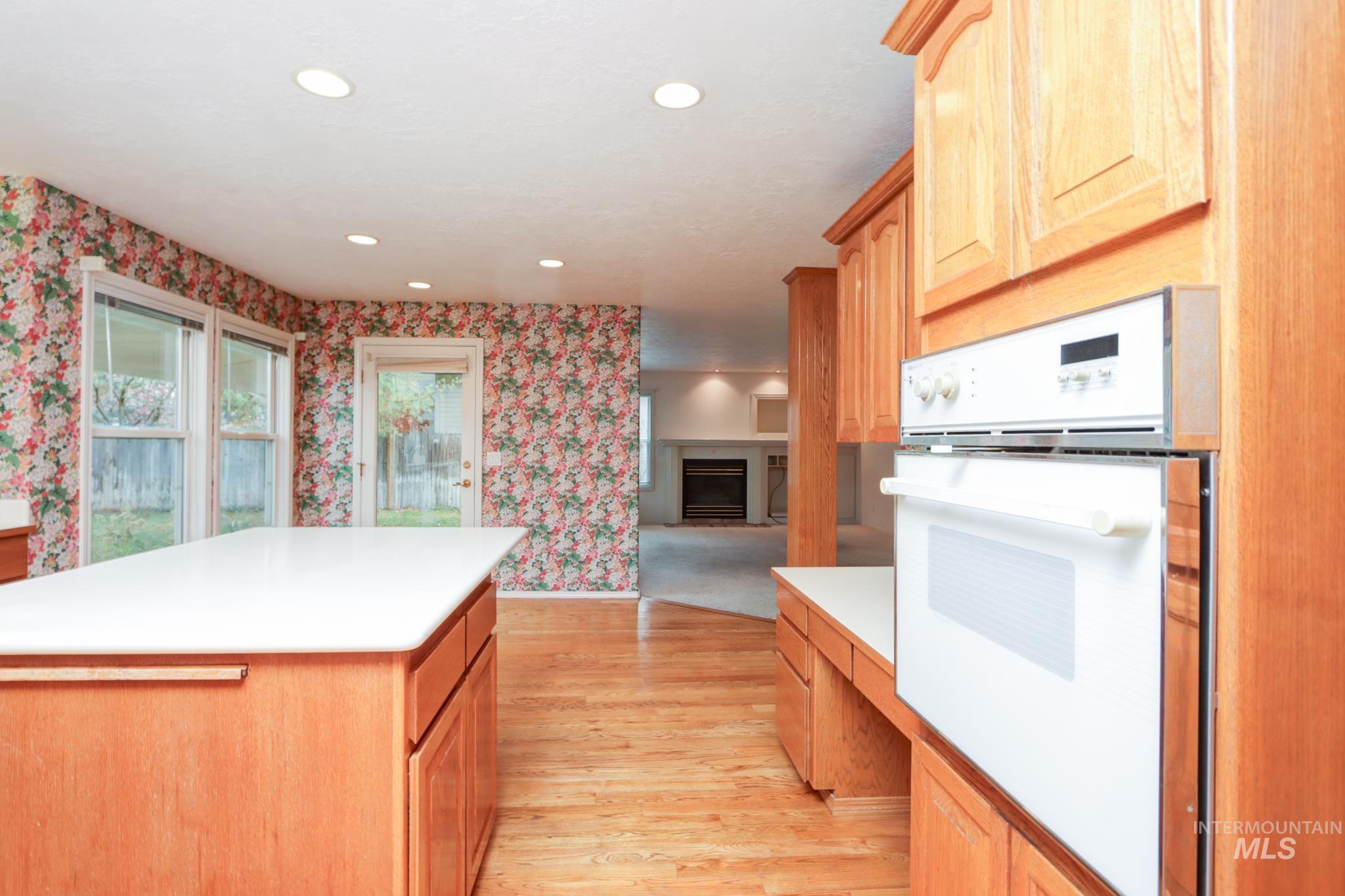 8037 W Innsbrook Ct, Boise, Idaho 83704, 3 Bedrooms, 2.5 Bathrooms, Residential For Sale, Price $620,900,MLS 98971348