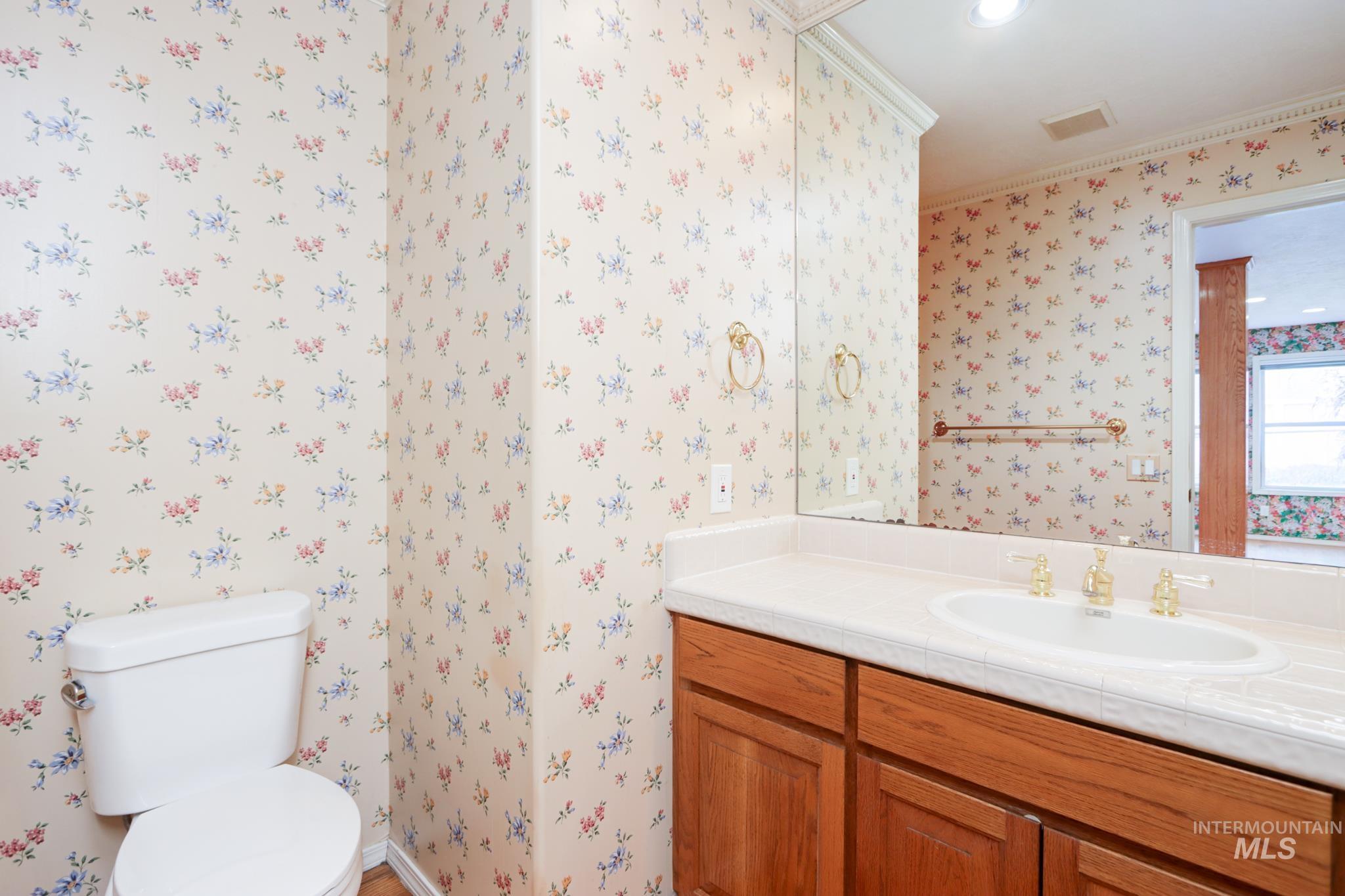 8037 W Innsbrook Ct, Boise, Idaho 83704, 3 Bedrooms, 2.5 Bathrooms, Residential For Sale, Price $620,900,MLS 98971348