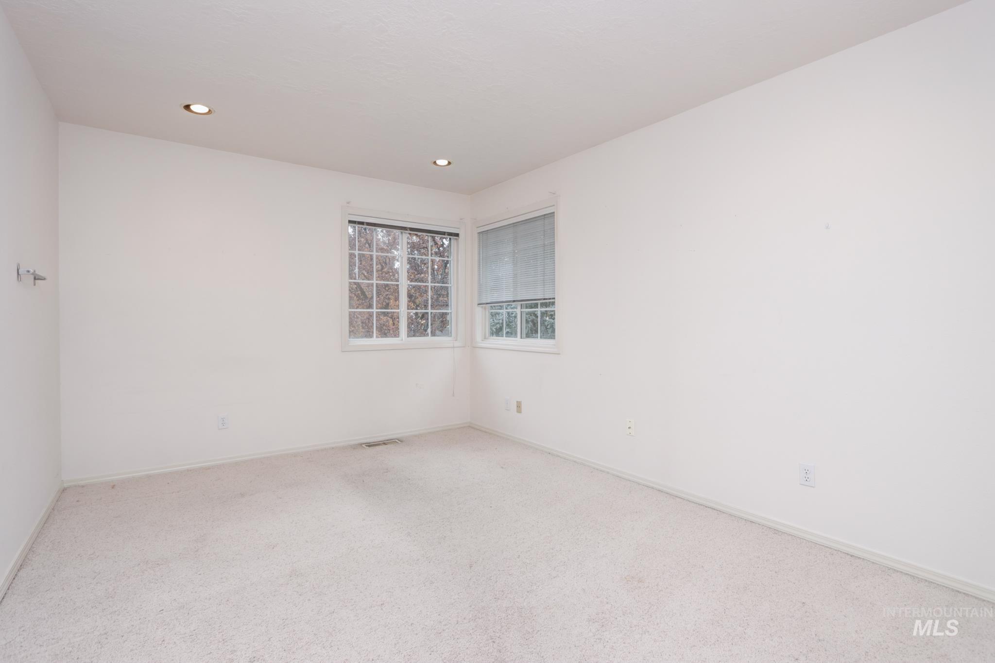 8037 W Innsbrook Ct, Boise, Idaho 83704, 3 Bedrooms, 2.5 Bathrooms, Residential For Sale, Price $620,900,MLS 98971348