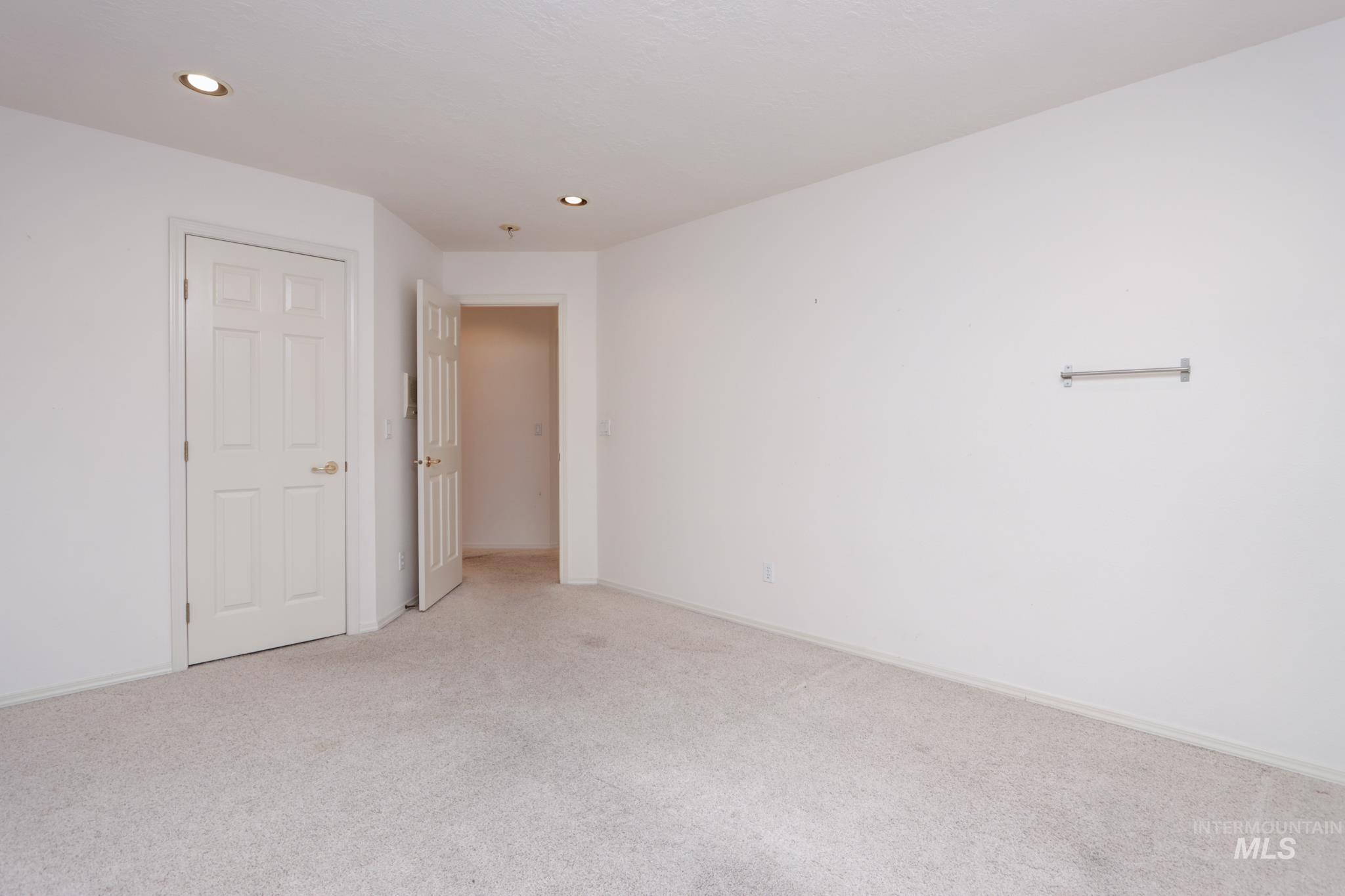 8037 W Innsbrook Ct, Boise, Idaho 83704, 3 Bedrooms, 2.5 Bathrooms, Residential For Sale, Price $620,900,MLS 98971348