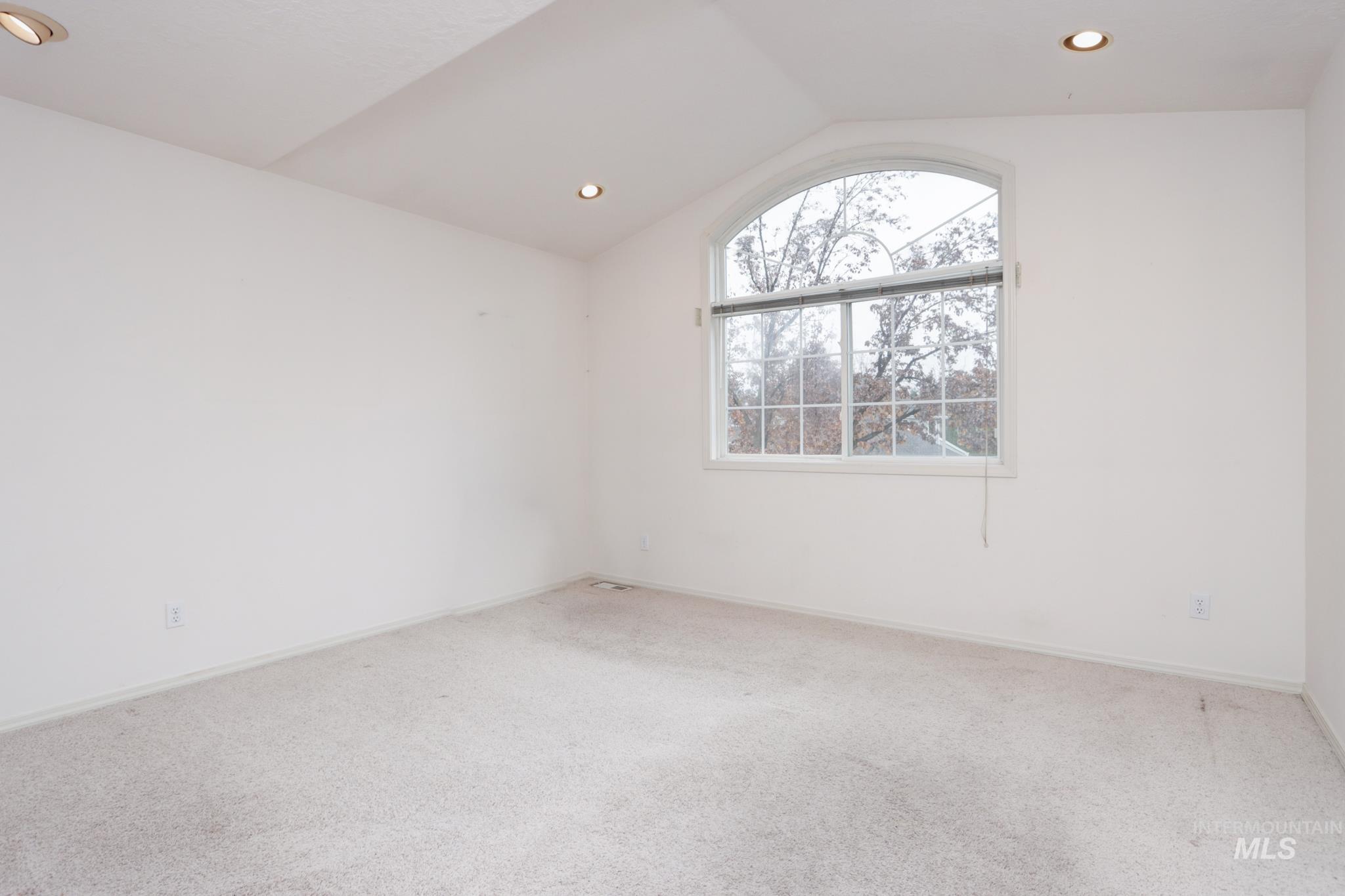 8037 W Innsbrook Ct, Boise, Idaho 83704, 3 Bedrooms, 2.5 Bathrooms, Residential For Sale, Price $620,900,MLS 98971348