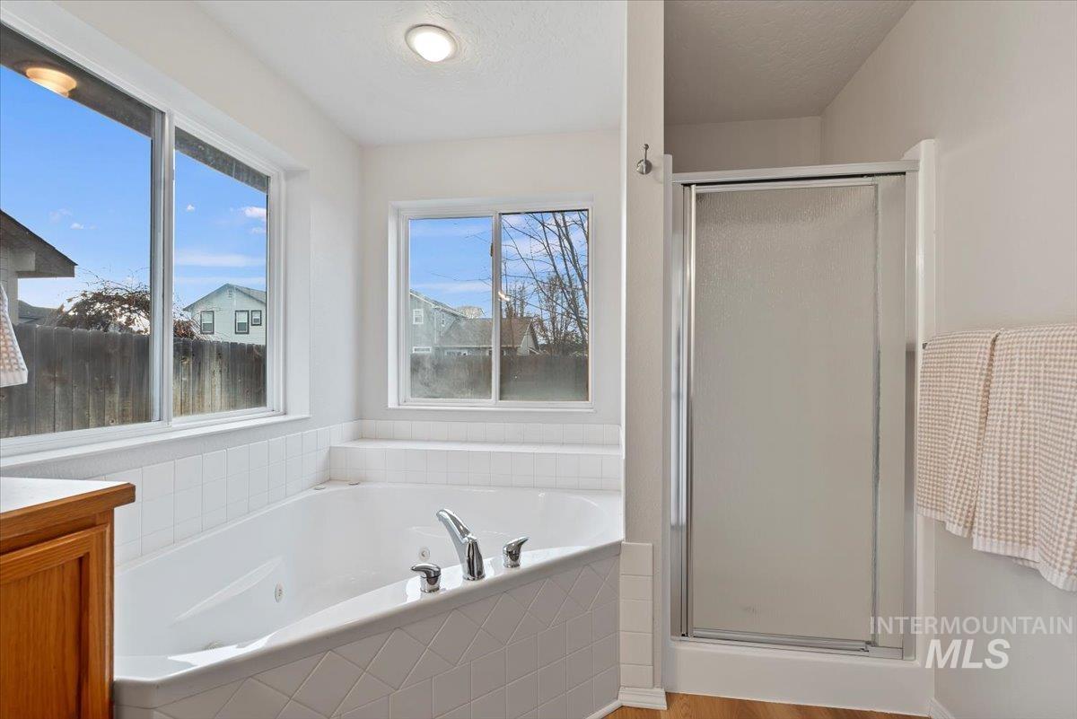 2123 E Harbour Grove Drive, Nampa, Idaho 83686, 3 Bedrooms, 2 Bathrooms, Residential For Sale, Price $419,000,MLS 98971351