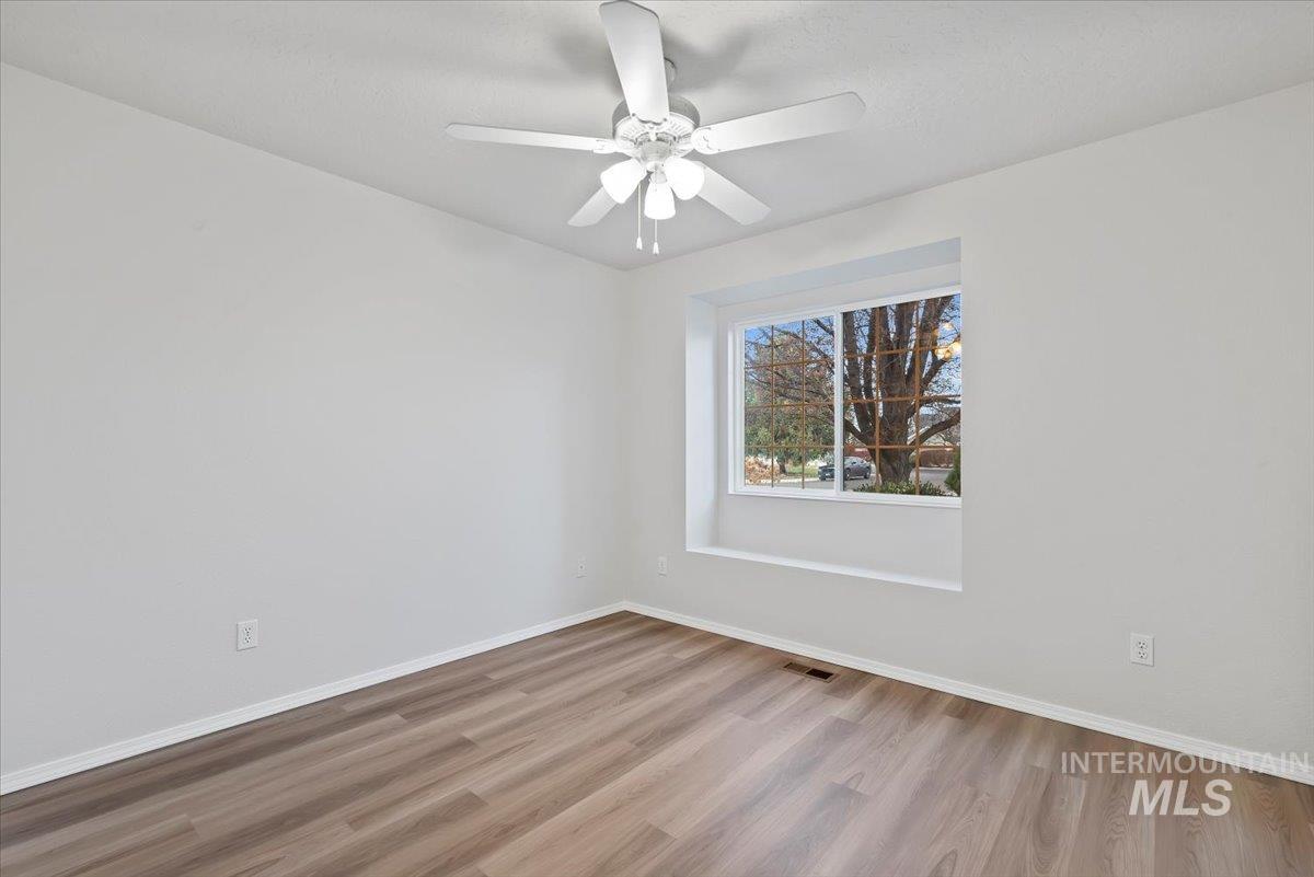 2123 E Harbour Grove Drive, Nampa, Idaho 83686, 3 Bedrooms, 2 Bathrooms, Residential For Sale, Price $419,000,MLS 98971351