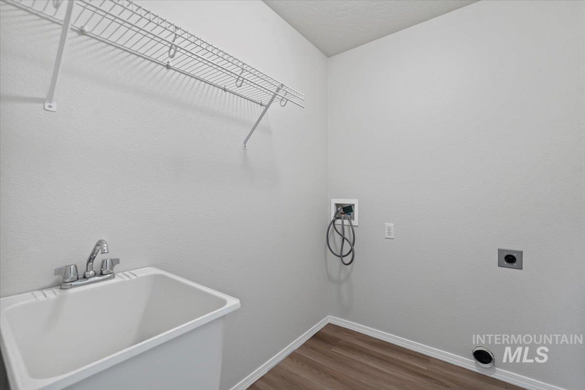 2123 E Harbour Grove Drive, Nampa, Idaho 83686, 3 Bedrooms, 2 Bathrooms, Residential For Sale, Price $419,000,MLS 98971351