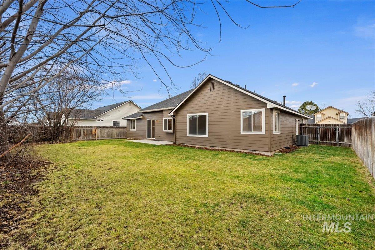 2123 E Harbour Grove Drive, Nampa, Idaho 83686, 3 Bedrooms, 2 Bathrooms, Residential For Sale, Price $419,000,MLS 98971351