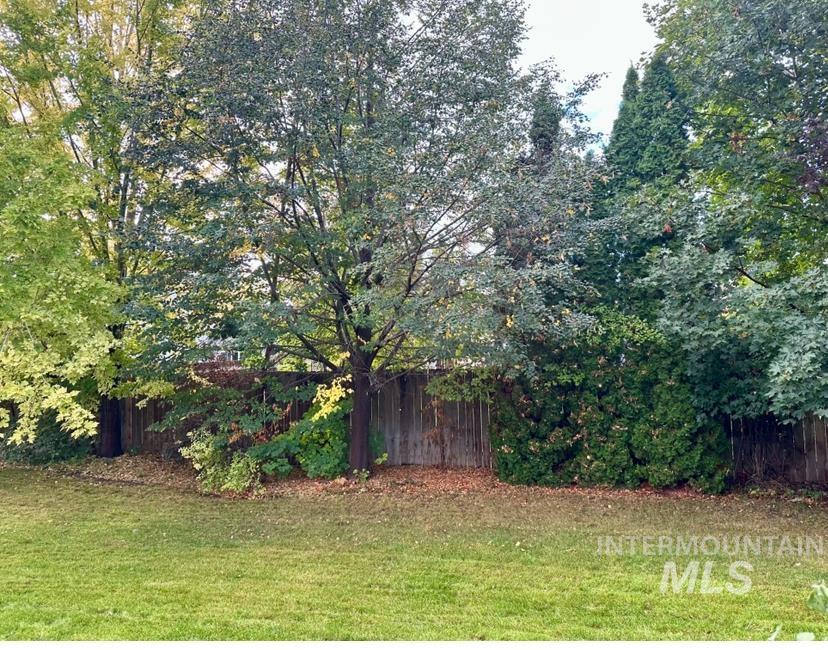 2123 E Harbour Grove Drive, Nampa, Idaho 83686, 3 Bedrooms, 2 Bathrooms, Residential For Sale, Price $419,000,MLS 98971351