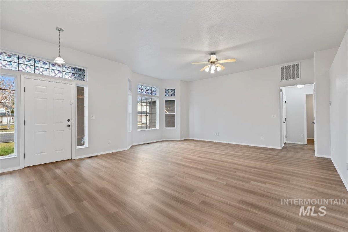 2123 E Harbour Grove Drive, Nampa, Idaho 83686, 3 Bedrooms, 2 Bathrooms, Residential For Sale, Price $419,000,MLS 98971351