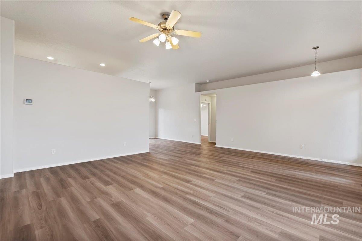 2123 E Harbour Grove Drive, Nampa, Idaho 83686, 3 Bedrooms, 2 Bathrooms, Residential For Sale, Price $419,000,MLS 98971351