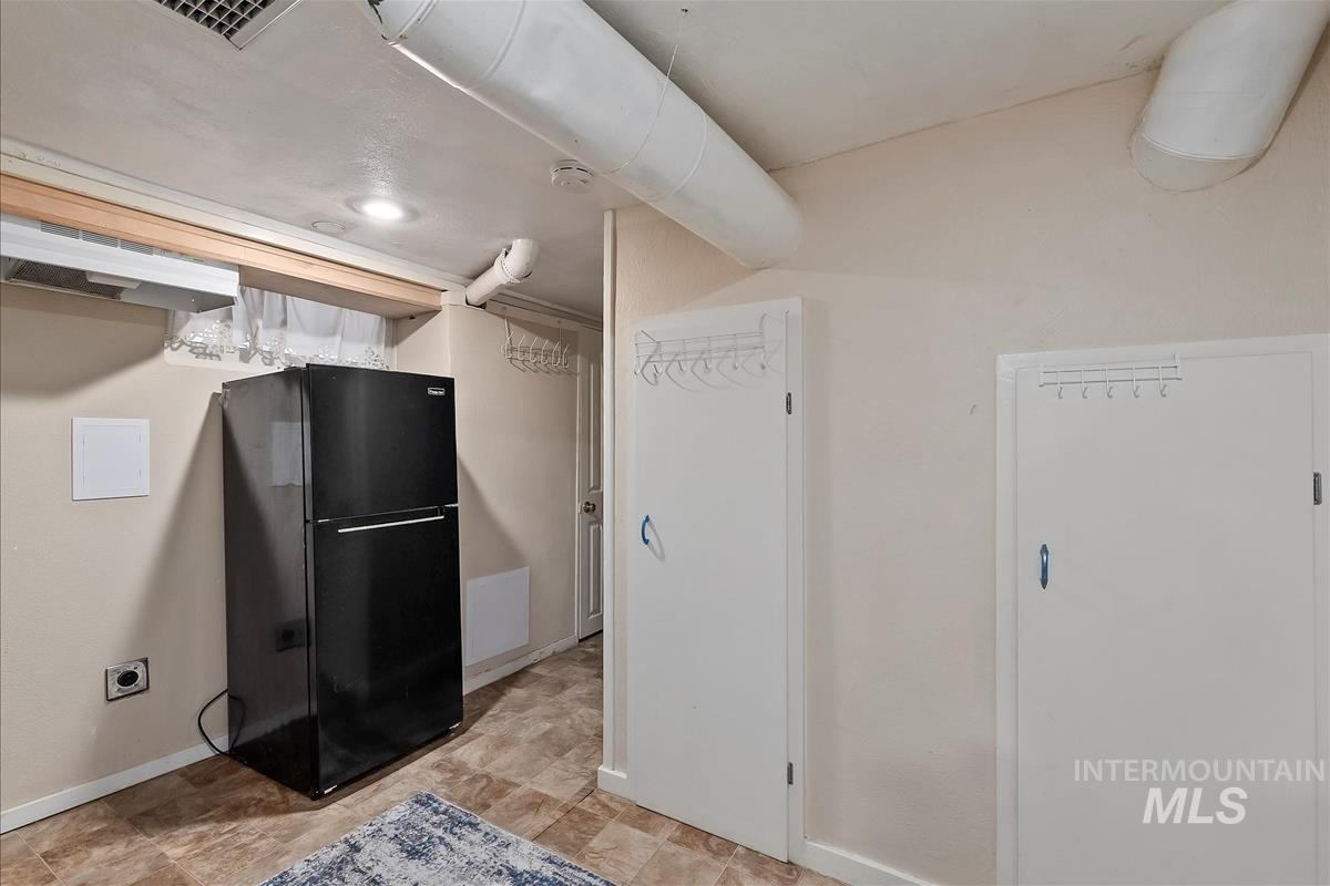 308 S Juniper St, Nampa, Idaho 83686, 3 Bedrooms, 2 Bathrooms, Residential For Sale, Price $328,900,MLS 98971352