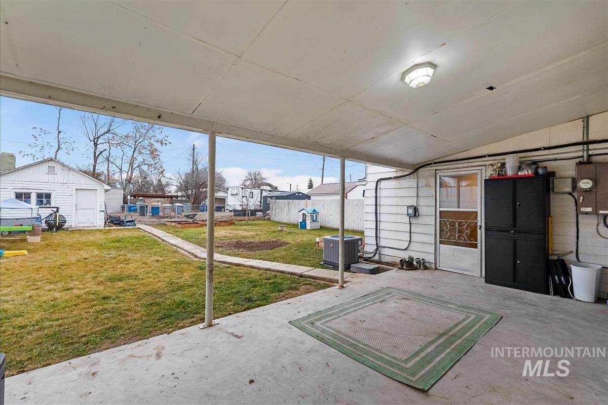 308 S Juniper St, Nampa, Idaho 83686, 3 Bedrooms, 2 Bathrooms, Residential For Sale, Price $328,900,MLS 98971352