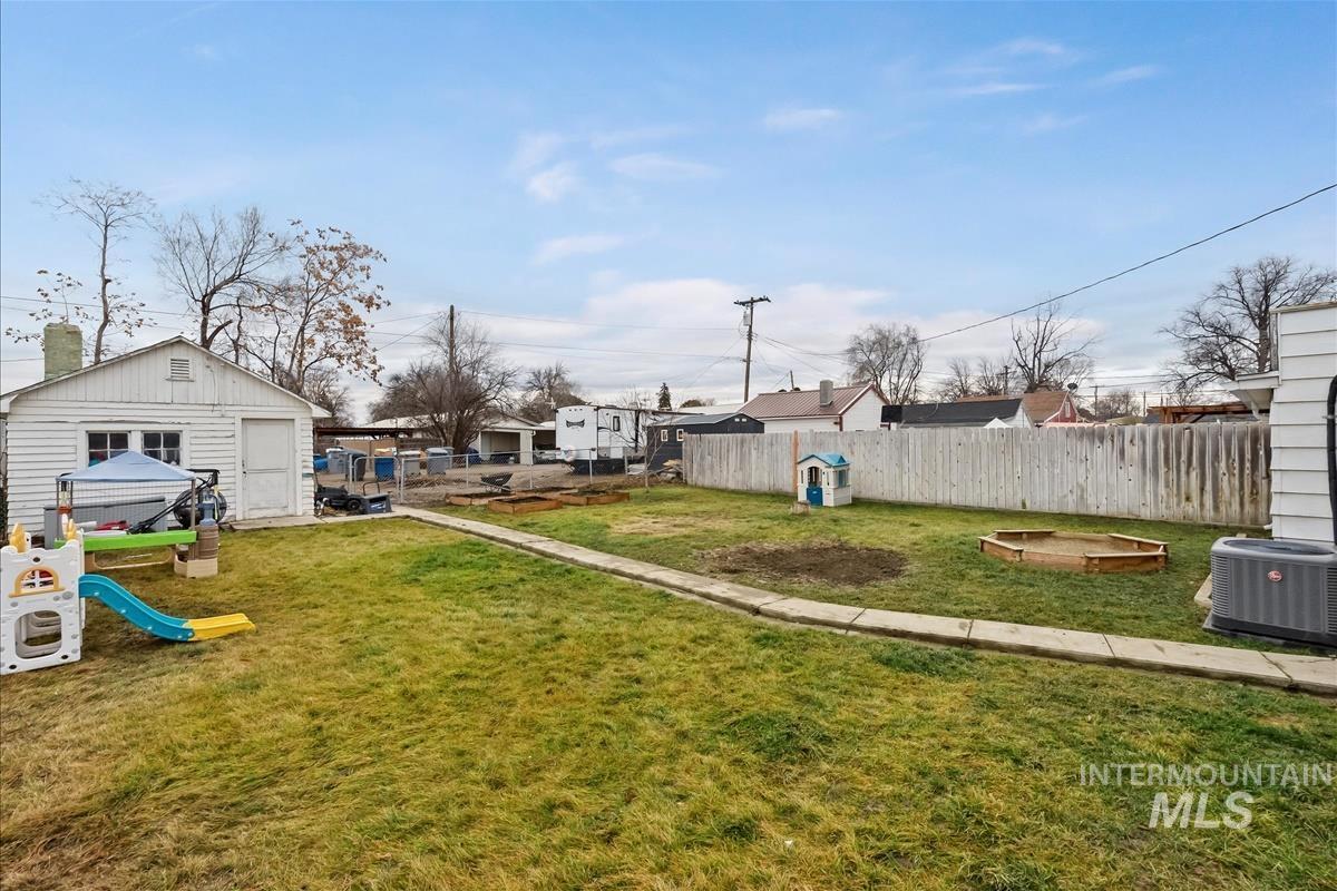 308 S Juniper St, Nampa, Idaho 83686, 3 Bedrooms, 2 Bathrooms, Residential For Sale, Price $328,900,MLS 98971352