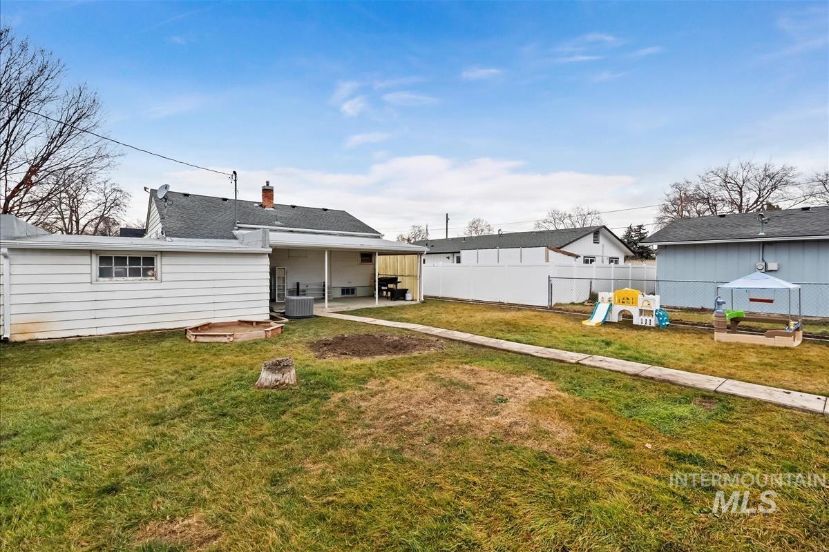 308 S Juniper St, Nampa, Idaho 83686, 3 Bedrooms, 2 Bathrooms, Residential For Sale, Price $328,900,MLS 98971352