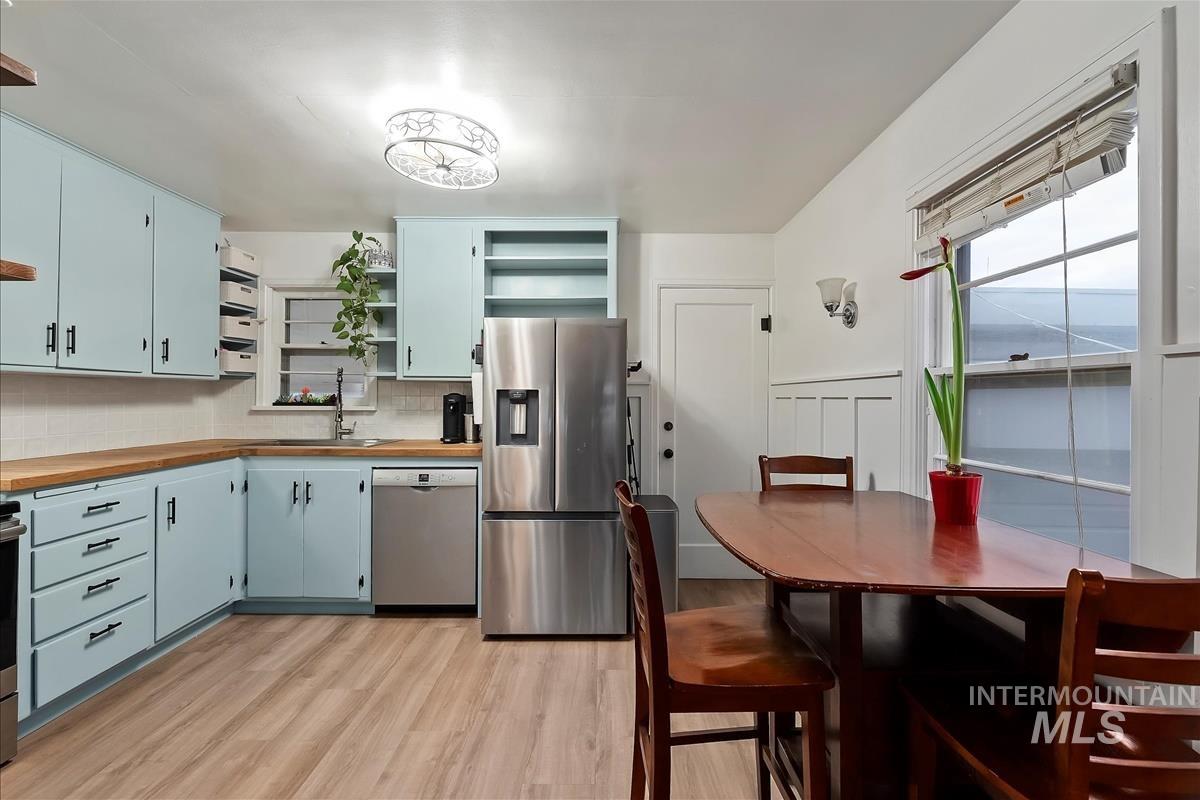 308 S Juniper St, Nampa, Idaho 83686, 3 Bedrooms, 2 Bathrooms, Residential For Sale, Price $328,900,MLS 98971352