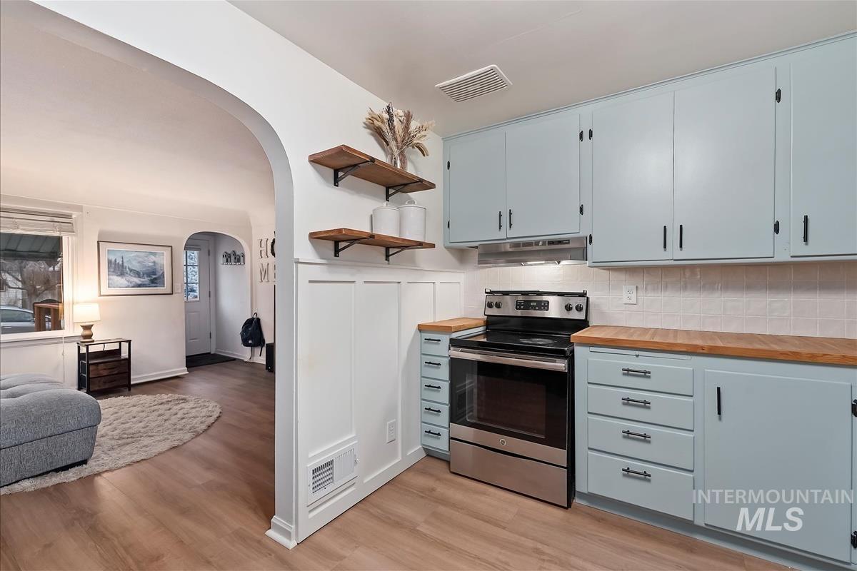 308 S Juniper St, Nampa, Idaho 83686, 3 Bedrooms, 2 Bathrooms, Residential For Sale, Price $328,900,MLS 98971352