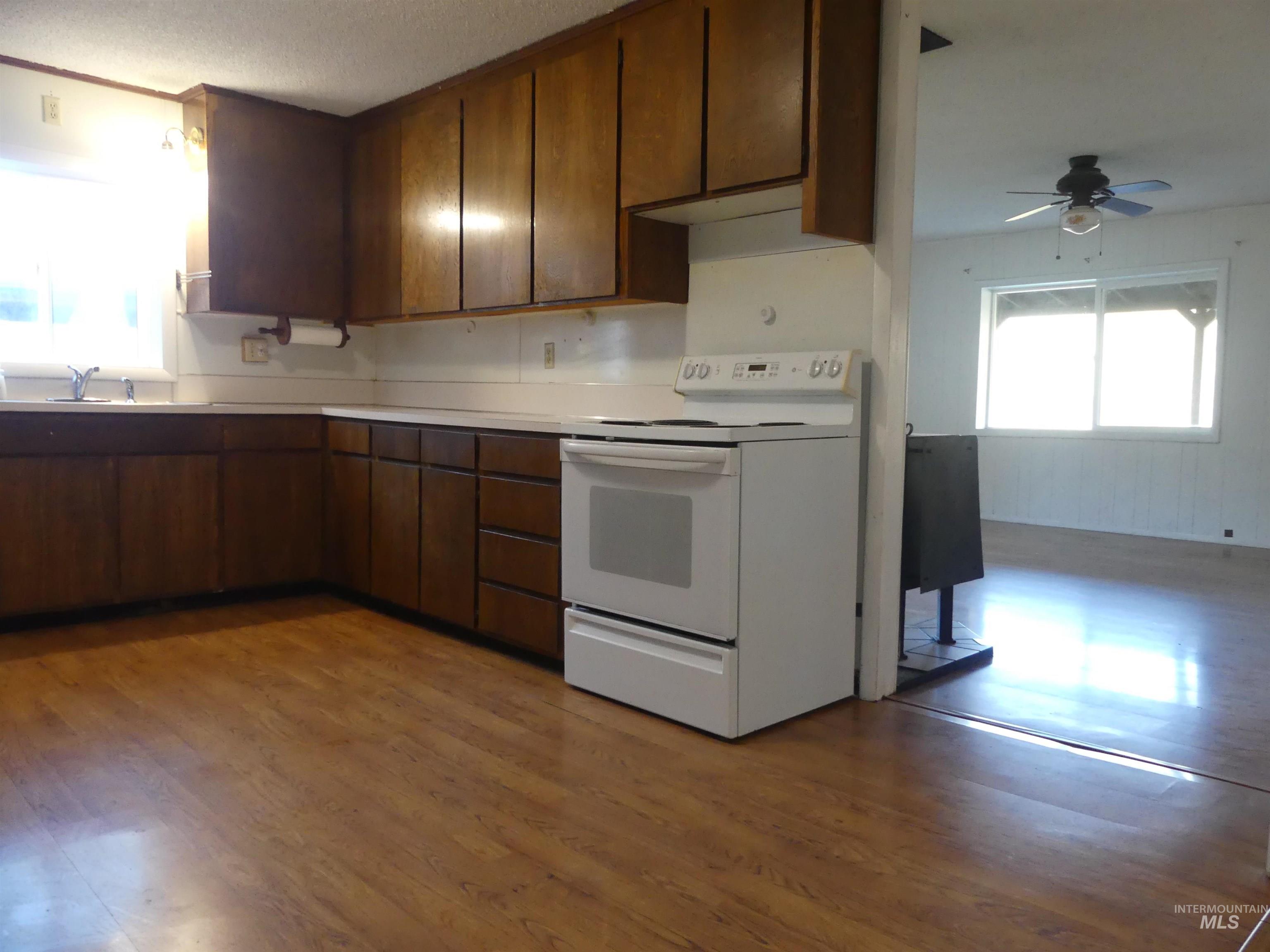 31388 Paradise Lane, Lenore, Idaho 83541, 3 Bedrooms, 1 Bathroom, Residential For Sale, Price $300,000,MLS 98971354