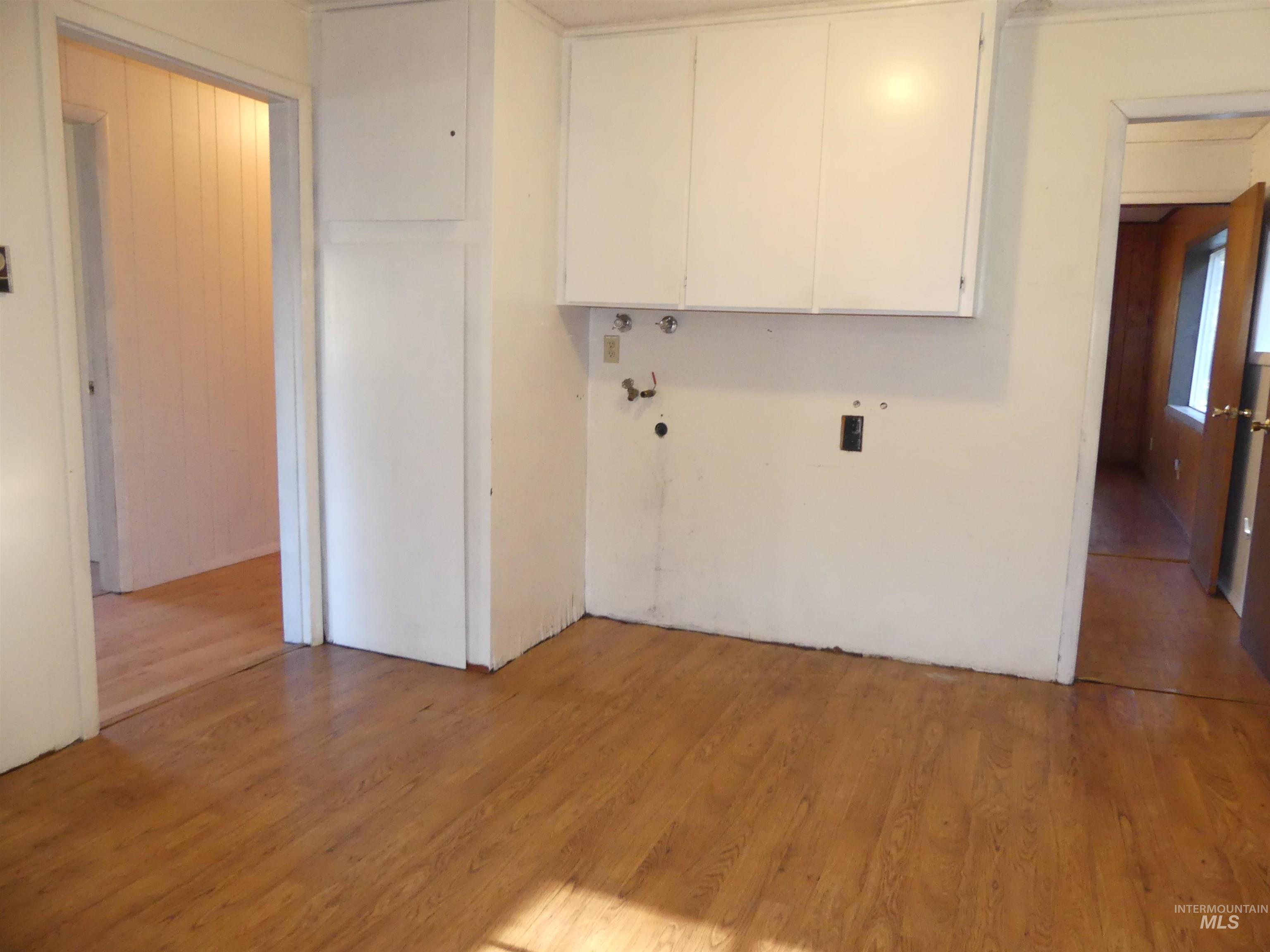 31388 Paradise Lane, Lenore, Idaho 83541, 3 Bedrooms, 1 Bathroom, Residential For Sale, Price $300,000,MLS 98971354