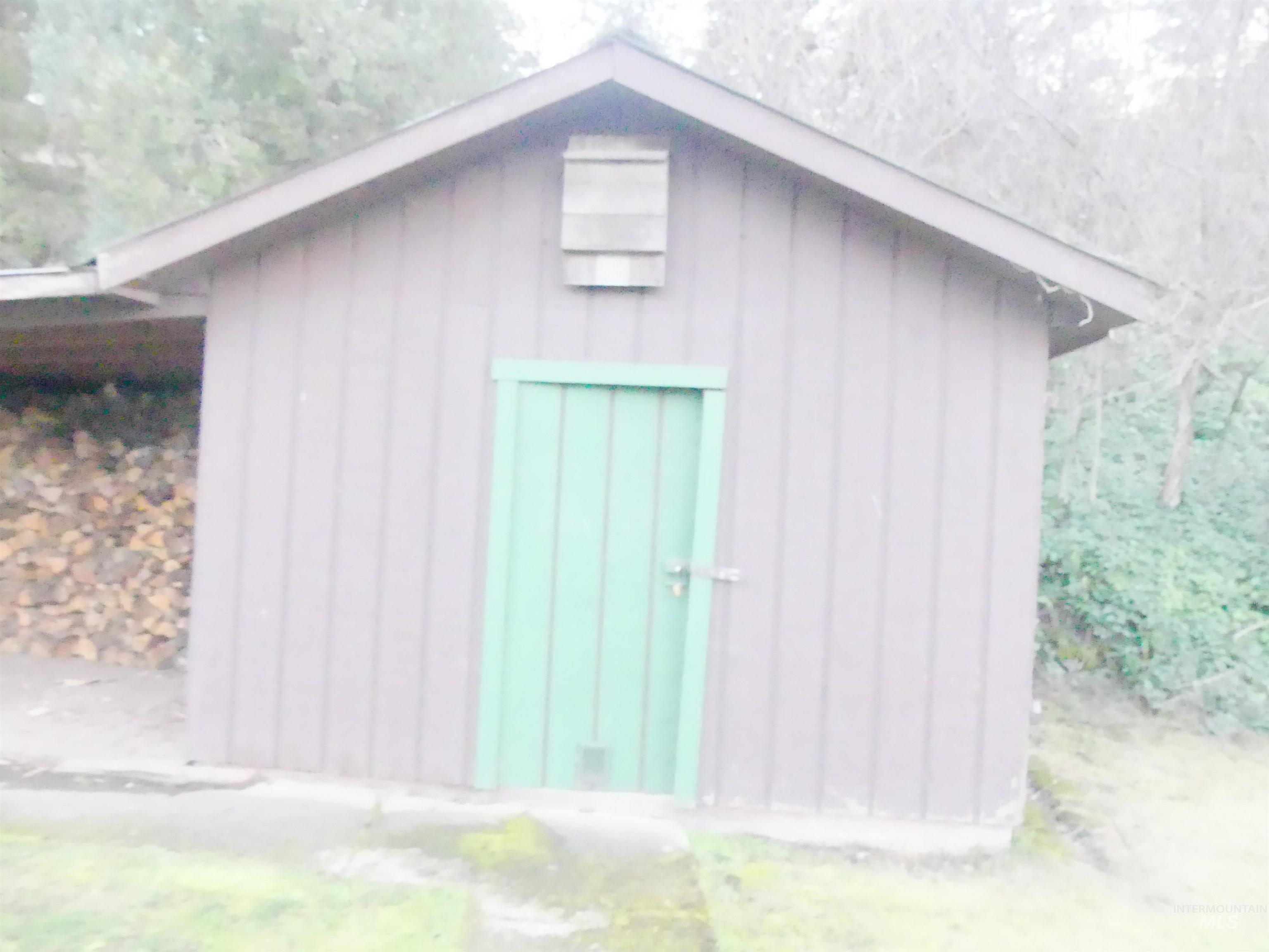 31388 Paradise Lane, Lenore, Idaho 83541, 3 Bedrooms, 1 Bathroom, Residential For Sale, Price $300,000,MLS 98971354