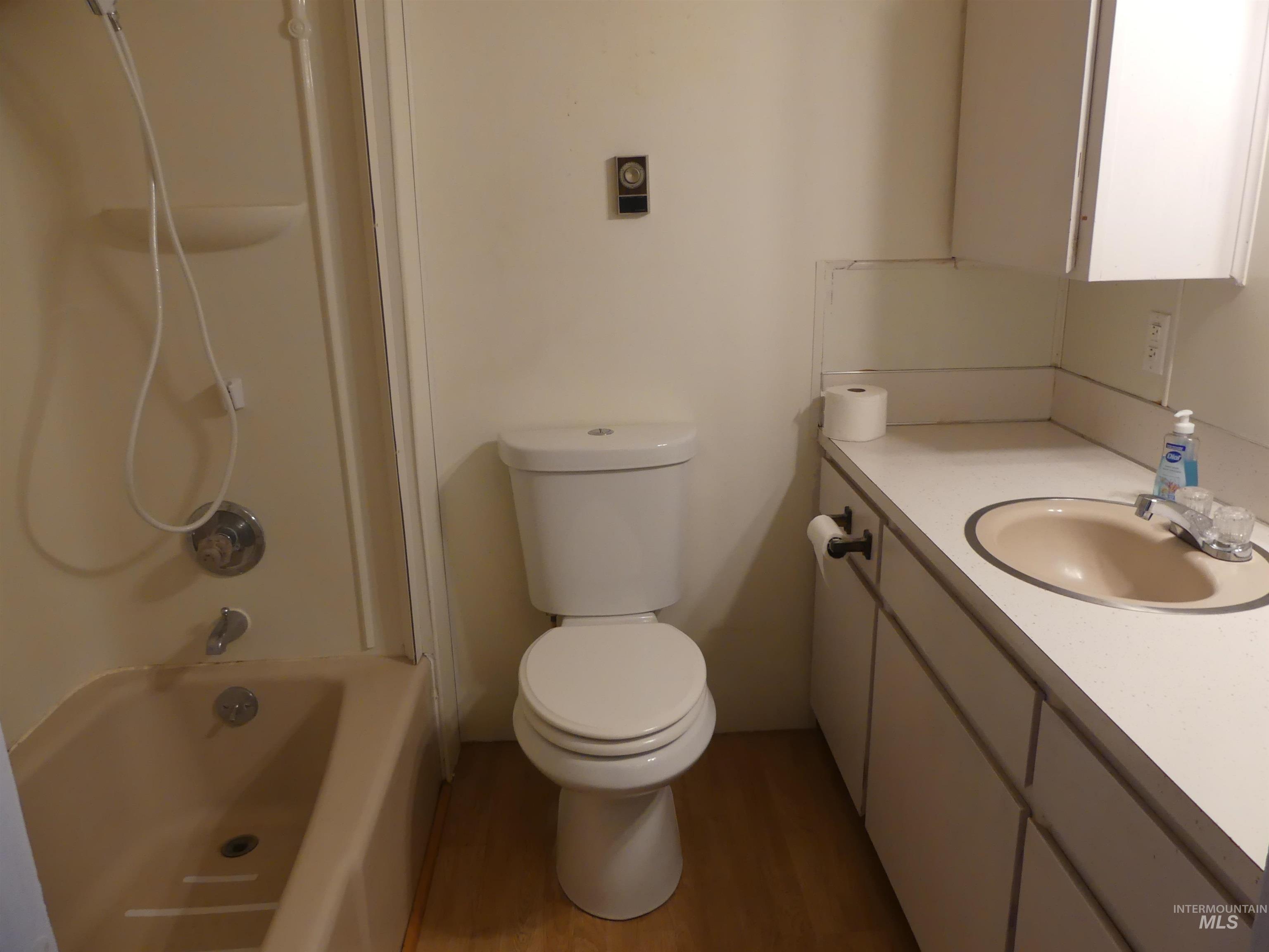 31388 Paradise Lane, Lenore, Idaho 83541, 3 Bedrooms, 1 Bathroom, Residential For Sale, Price $300,000,MLS 98971354