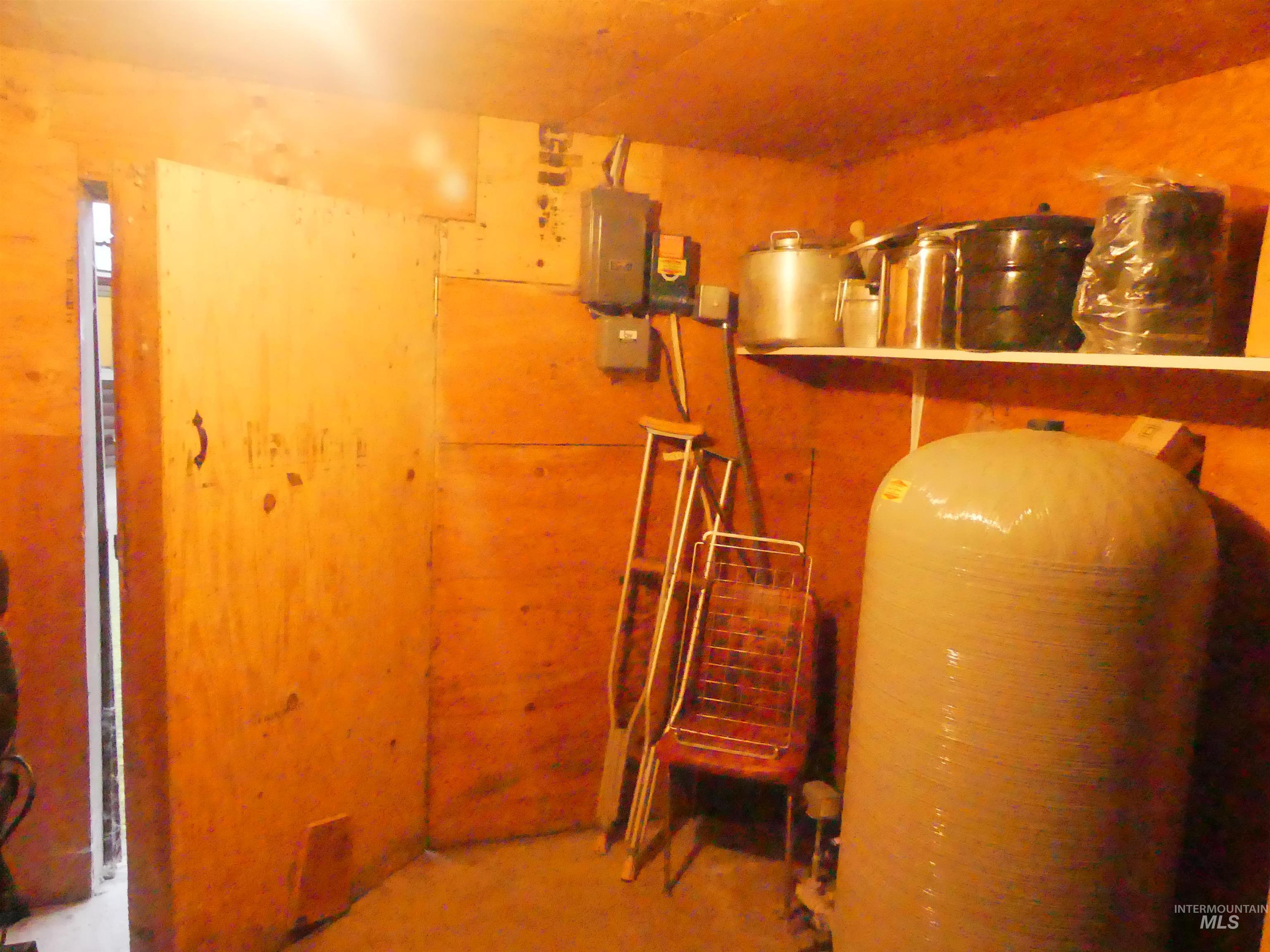 31388 Paradise Lane, Lenore, Idaho 83541, 3 Bedrooms, 1 Bathroom, Residential For Sale, Price $300,000,MLS 98971354