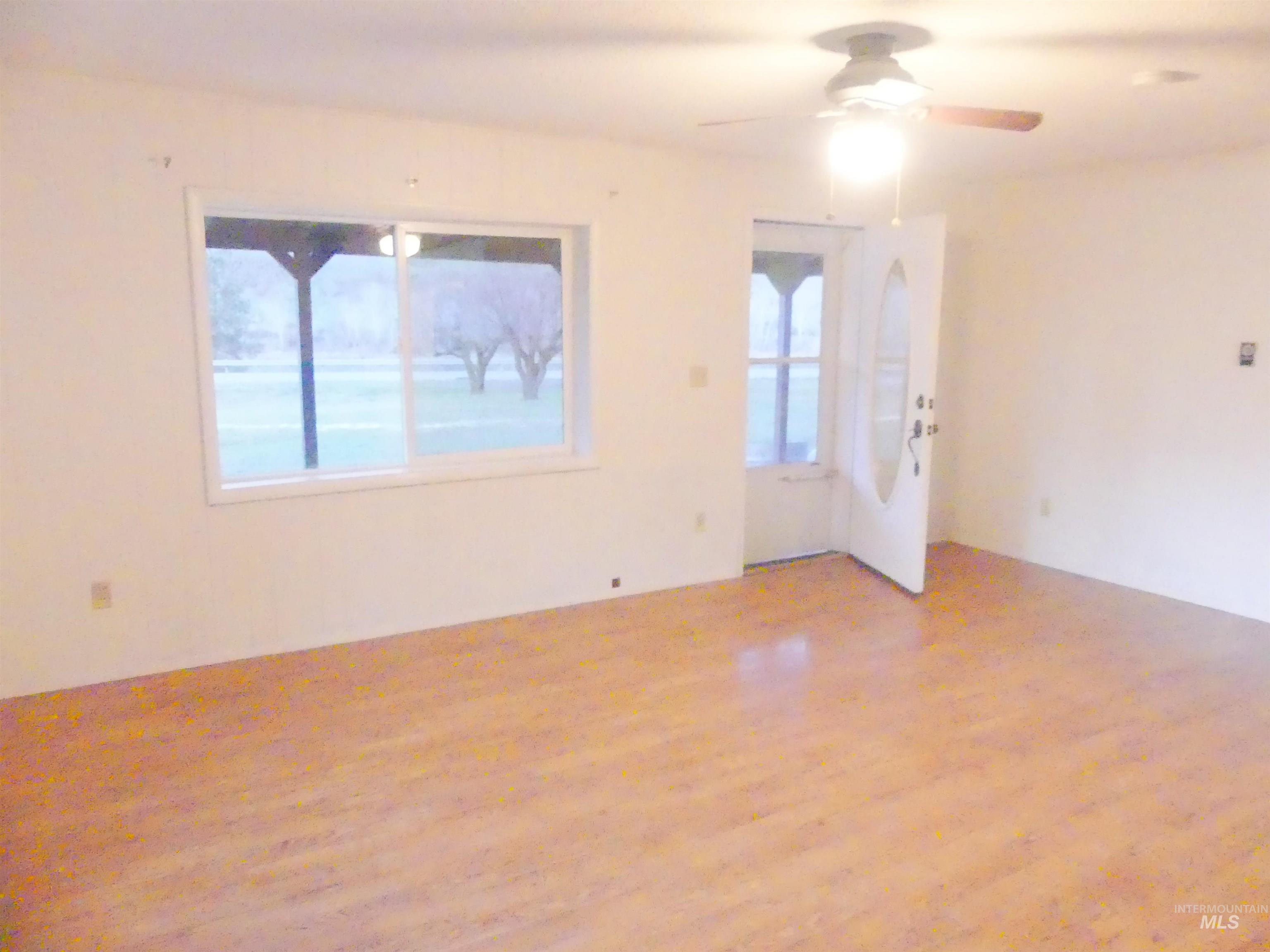 31388 Paradise Lane, Lenore, Idaho 83541, 3 Bedrooms, 1 Bathroom, Residential For Sale, Price $300,000,MLS 98971354