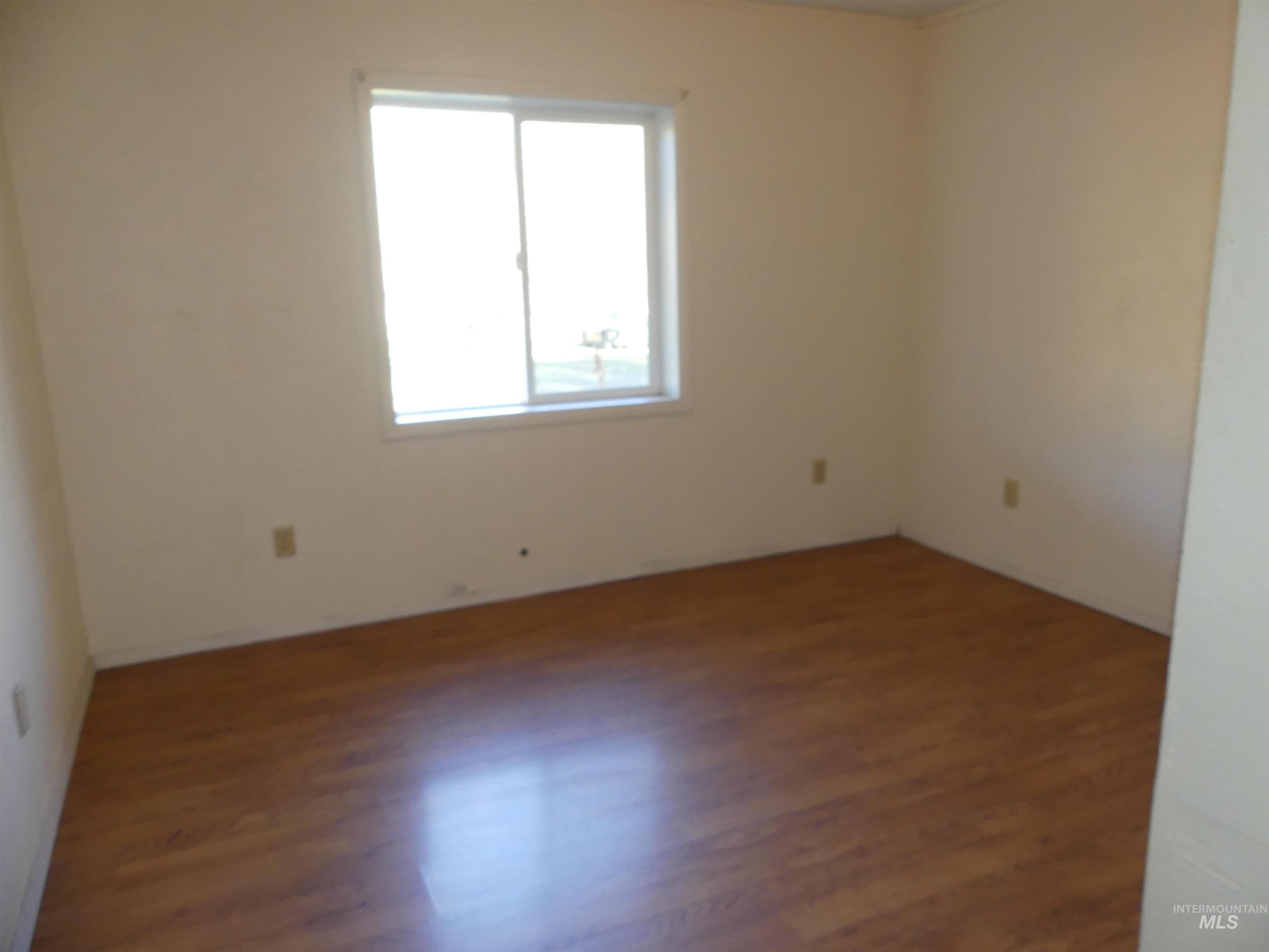 31388 Paradise Lane, Lenore, Idaho 83541, 3 Bedrooms, 1 Bathroom, Residential For Sale, Price $300,000,MLS 98971354