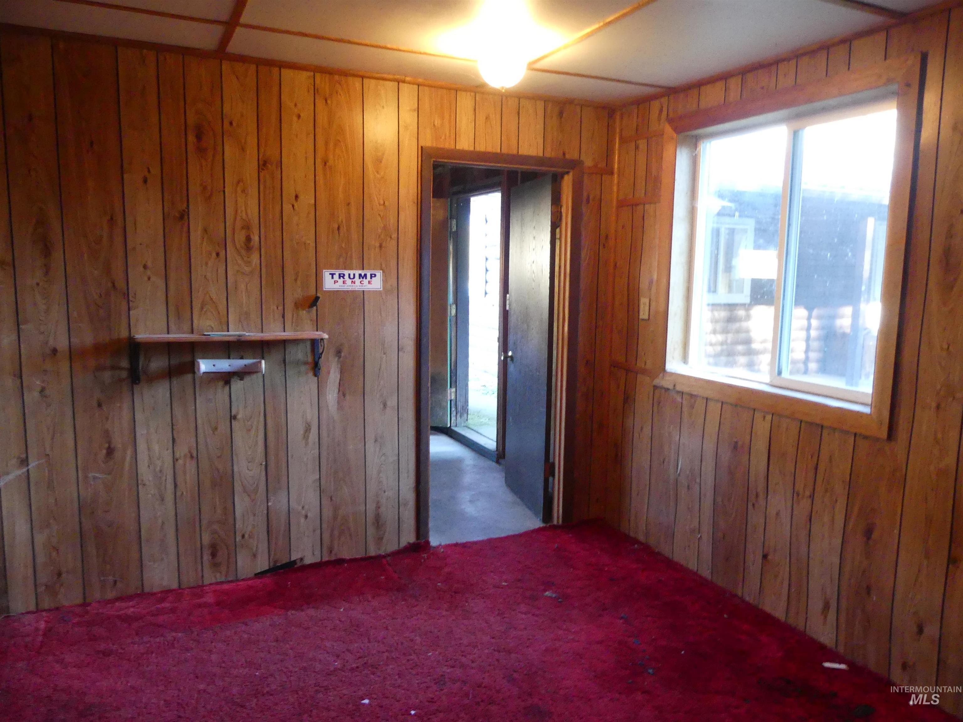 31388 Paradise Lane, Lenore, Idaho 83541, 3 Bedrooms, 1 Bathroom, Residential For Sale, Price $300,000,MLS 98971354