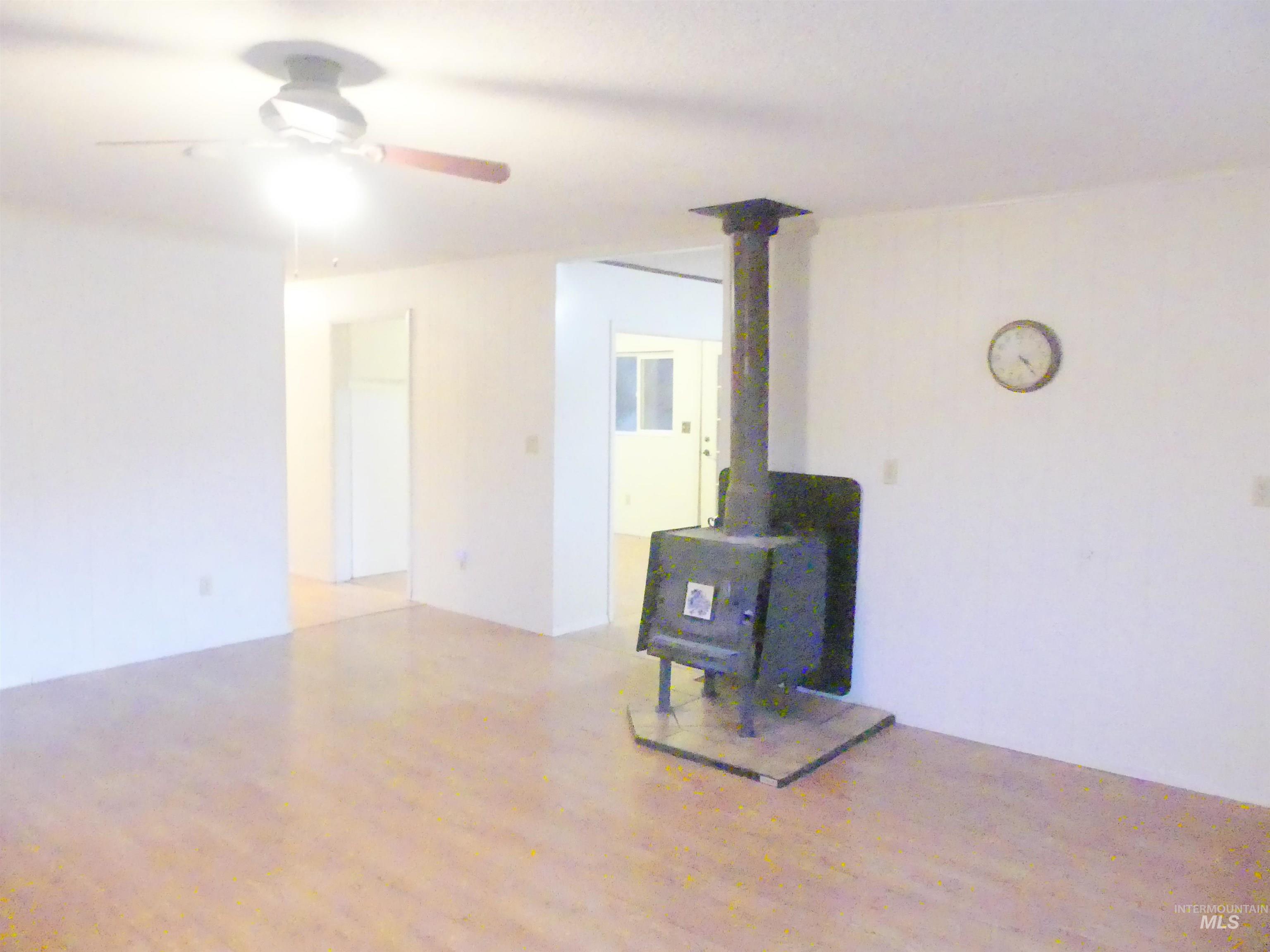 31388 Paradise Lane, Lenore, Idaho 83541, 3 Bedrooms, 1 Bathroom, Residential For Sale, Price $300,000,MLS 98971354