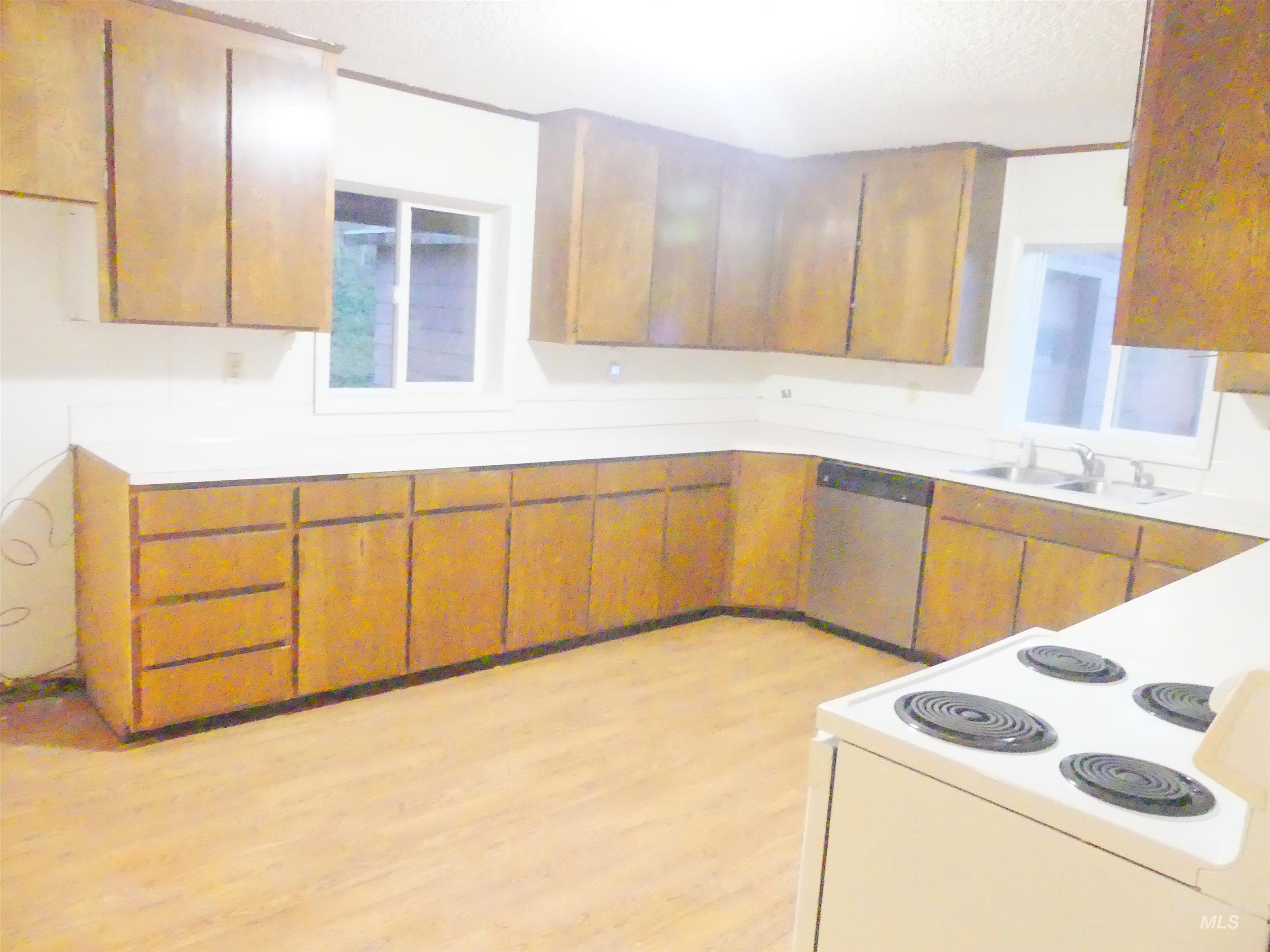 31388 Paradise Lane, Lenore, Idaho 83541, 3 Bedrooms, 1 Bathroom, Residential For Sale, Price $300,000,MLS 98971354