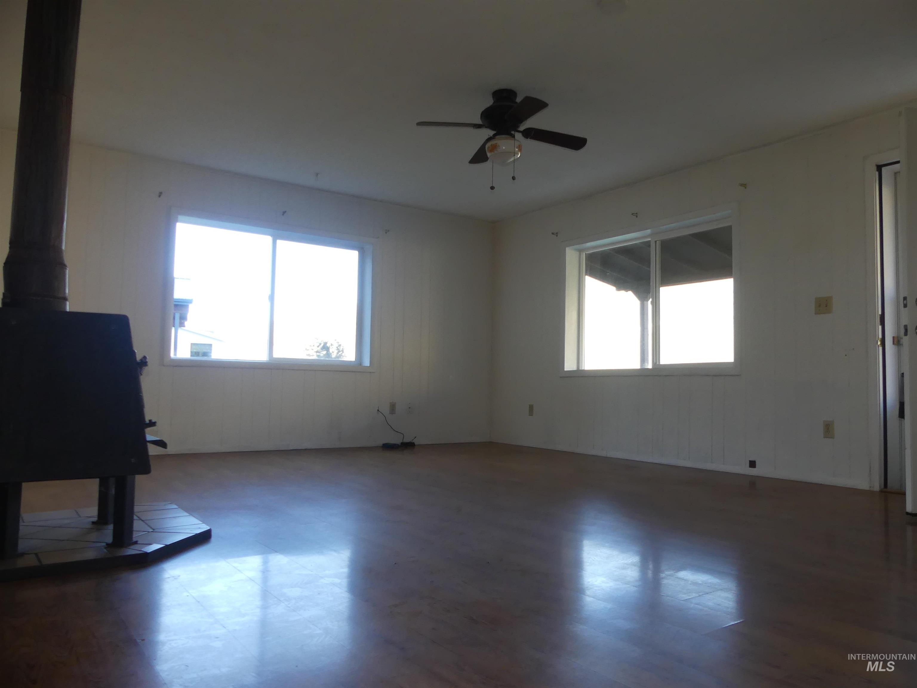 31388 Paradise Lane, Lenore, Idaho 83541, 3 Bedrooms, 1 Bathroom, Residential For Sale, Price $300,000,MLS 98971354