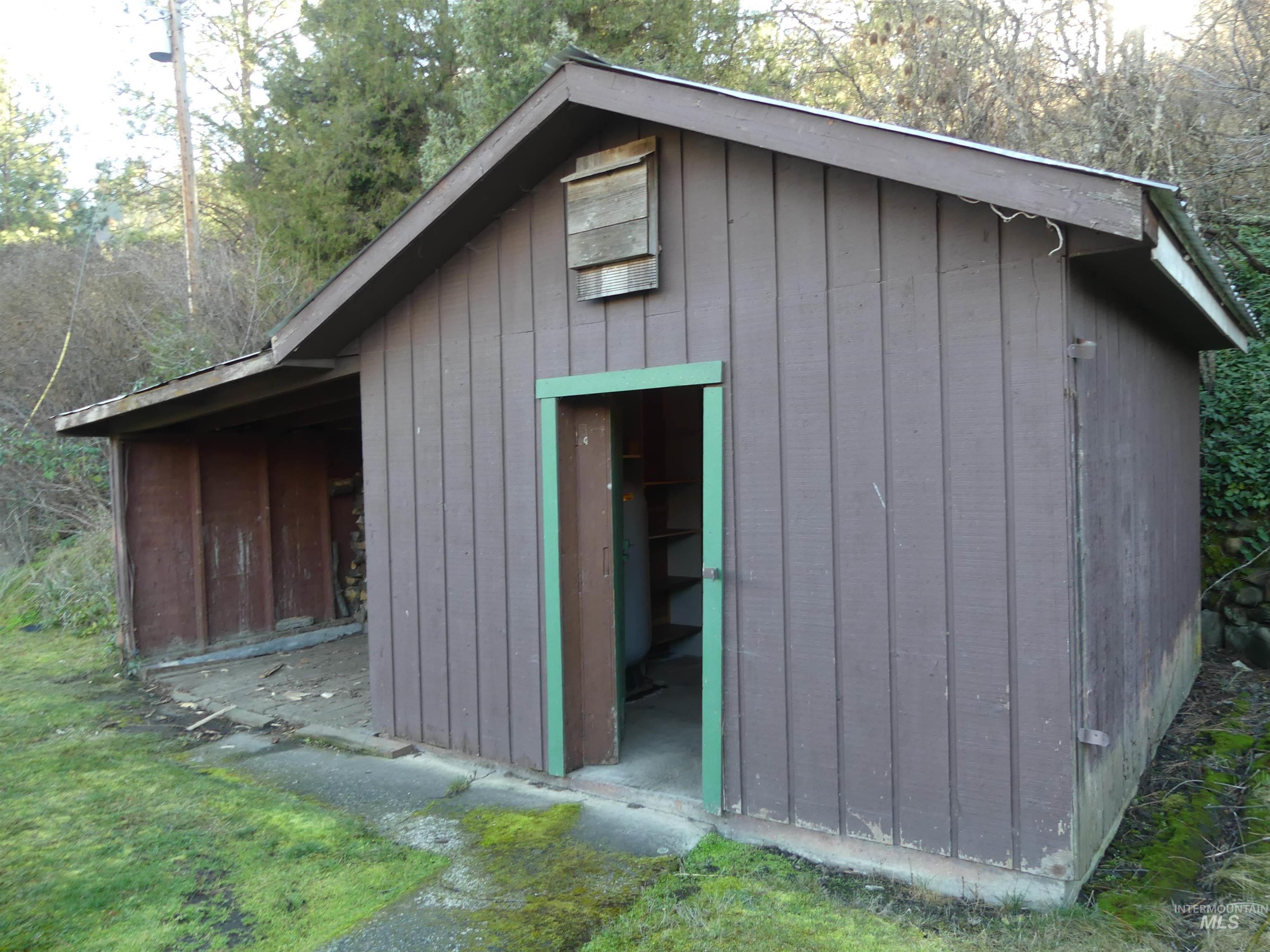 31388 Paradise Lane, Lenore, Idaho 83541, 3 Bedrooms, 1 Bathroom, Residential For Sale, Price $300,000,MLS 98971354