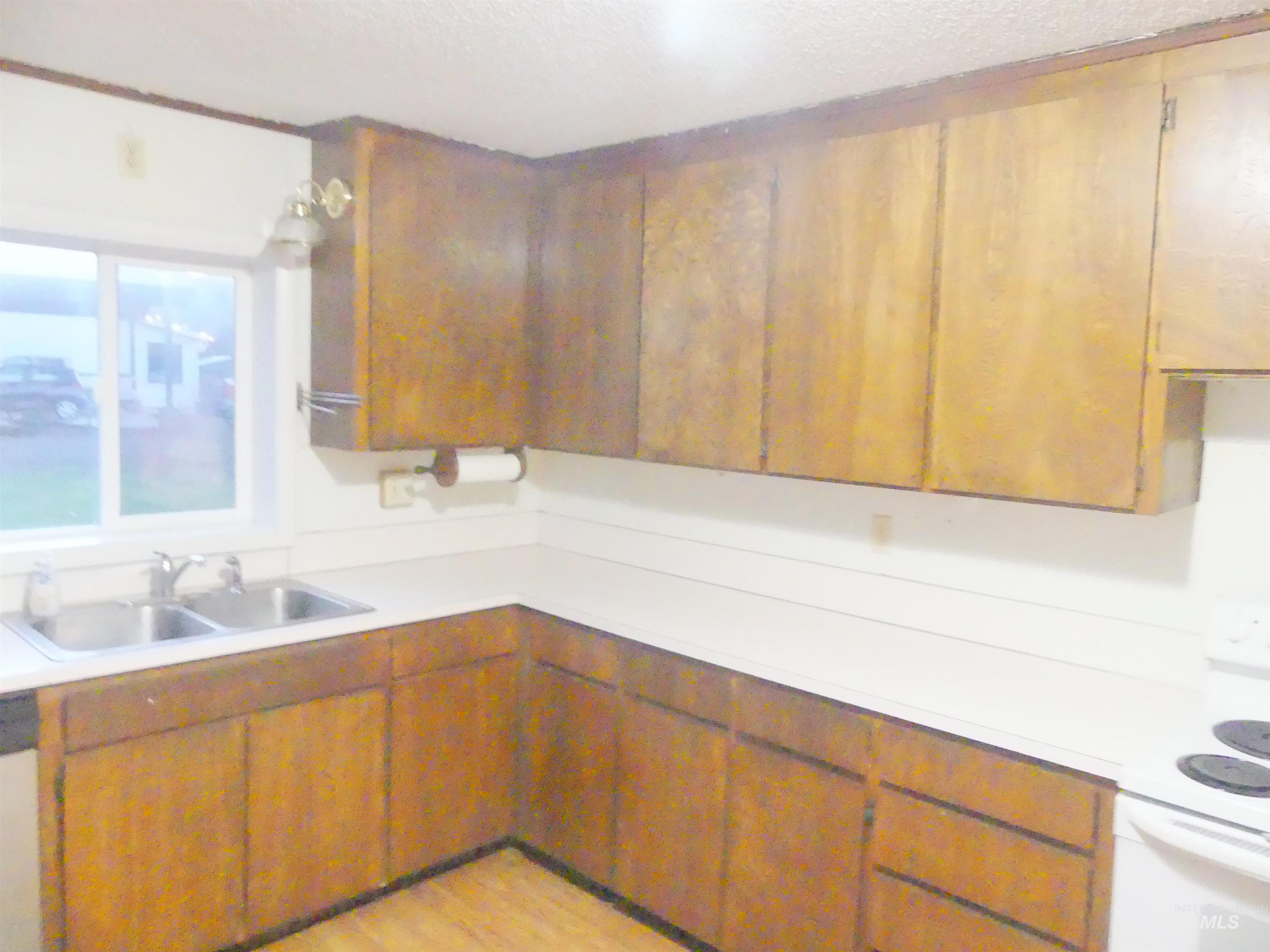 31388 Paradise Lane, Lenore, Idaho 83541, 3 Bedrooms, 1 Bathroom, Residential For Sale, Price $300,000,MLS 98971354