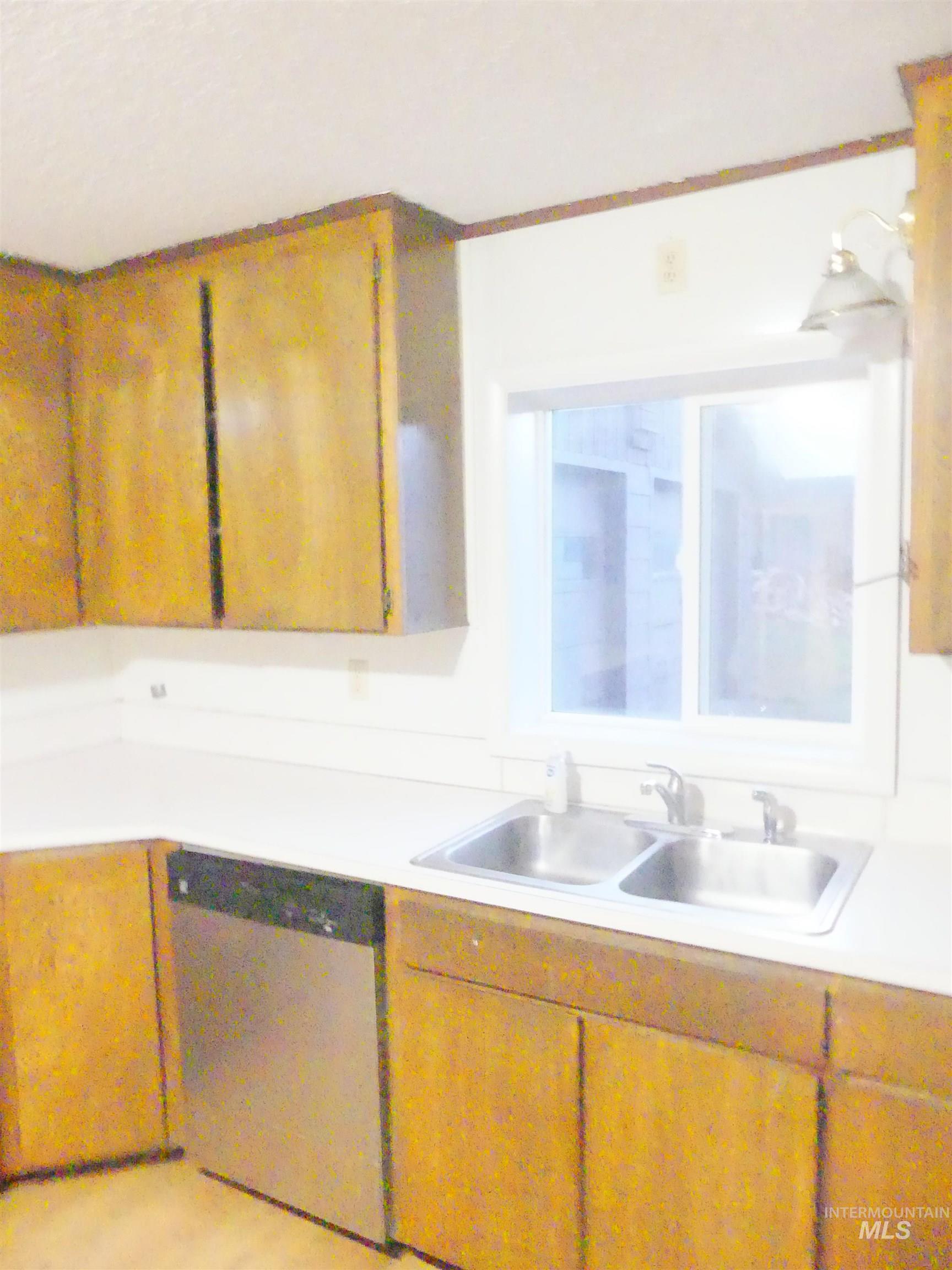 31388 Paradise Lane, Lenore, Idaho 83541, 3 Bedrooms, 1 Bathroom, Residential For Sale, Price $300,000,MLS 98971354