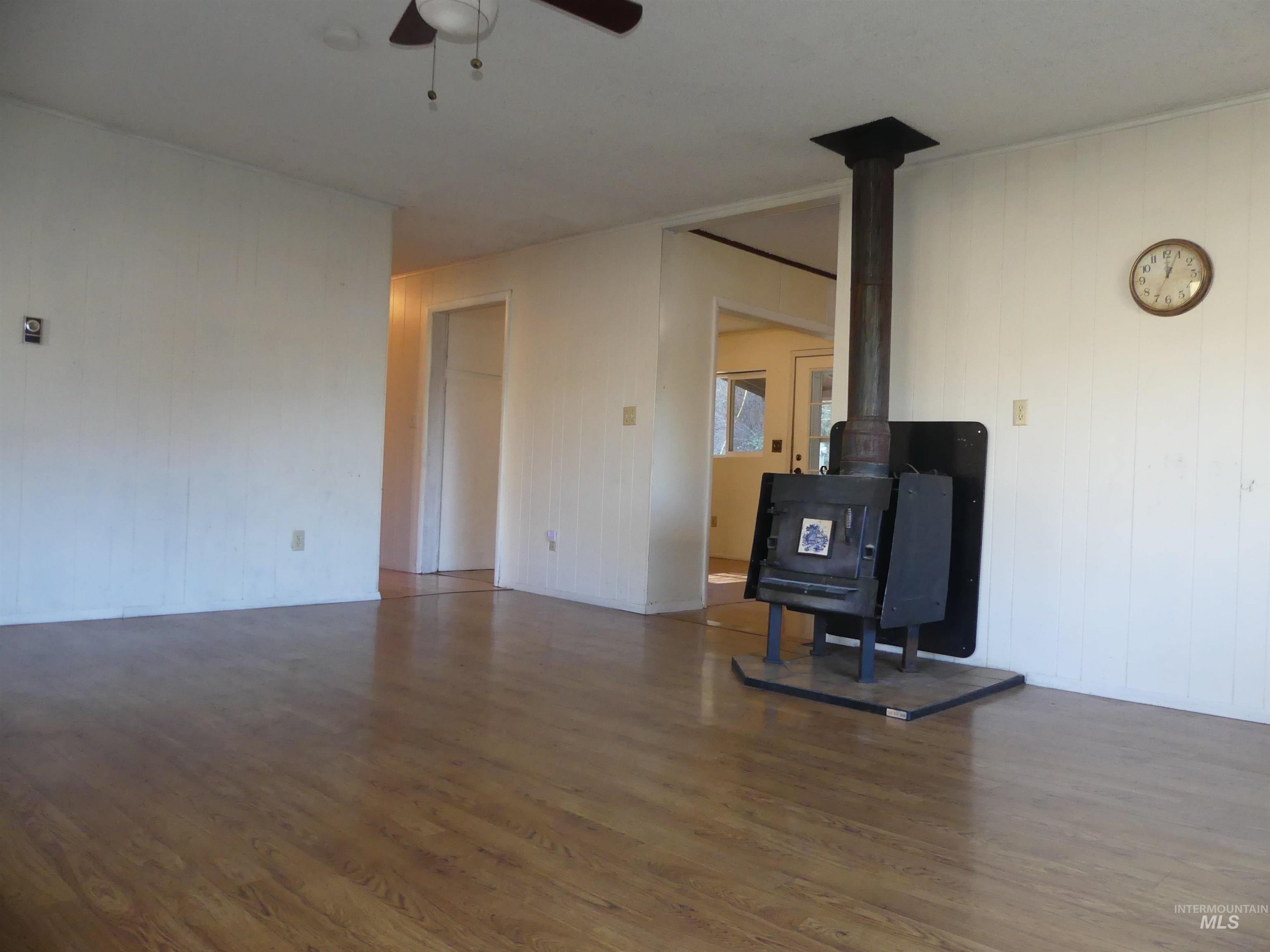 31388 Paradise Lane, Lenore, Idaho 83541, 3 Bedrooms, 1 Bathroom, Residential For Sale, Price $300,000,MLS 98971354