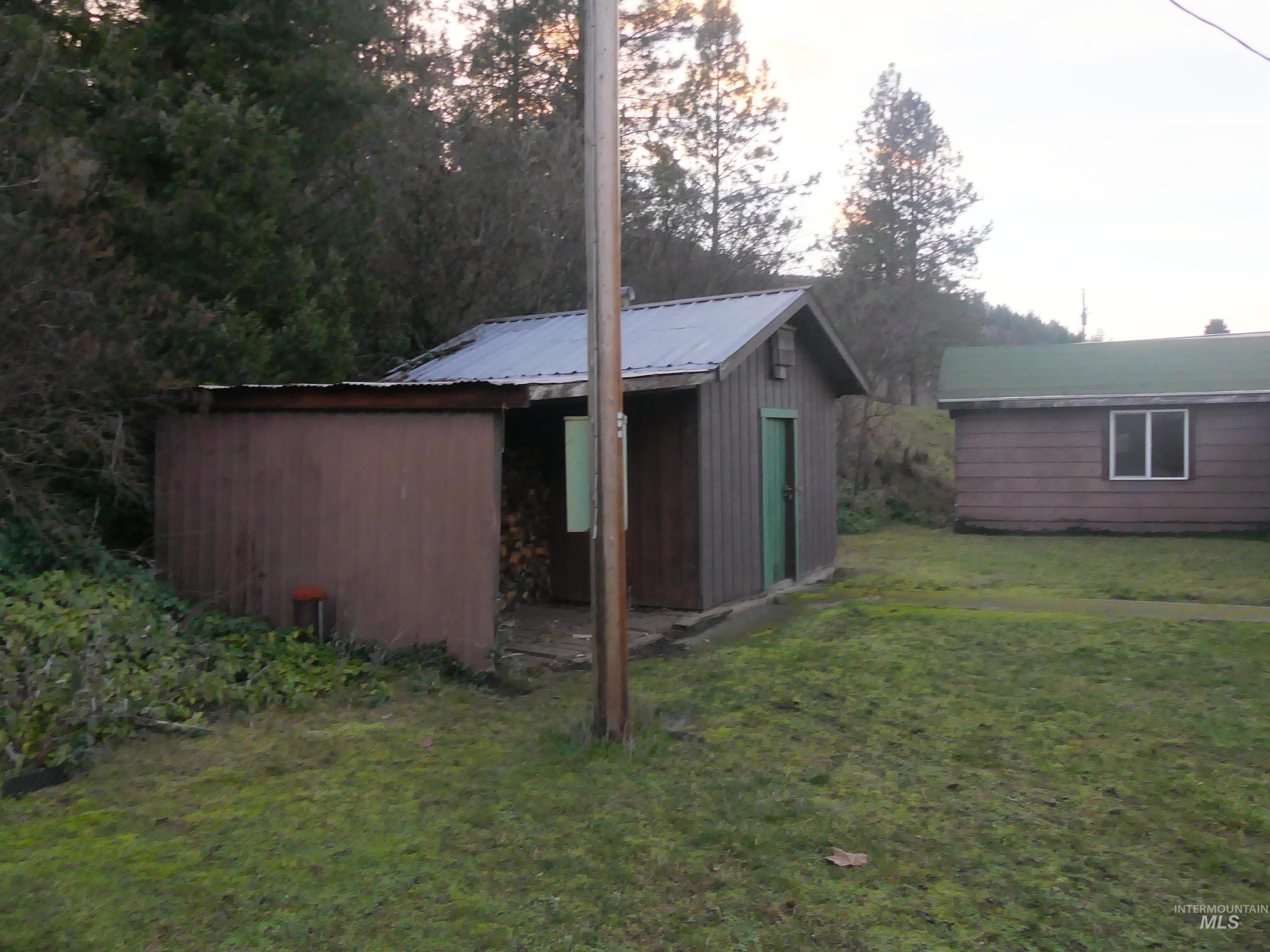 31388 Paradise Lane, Lenore, Idaho 83541, 3 Bedrooms, 1 Bathroom, Residential For Sale, Price $300,000,MLS 98971354