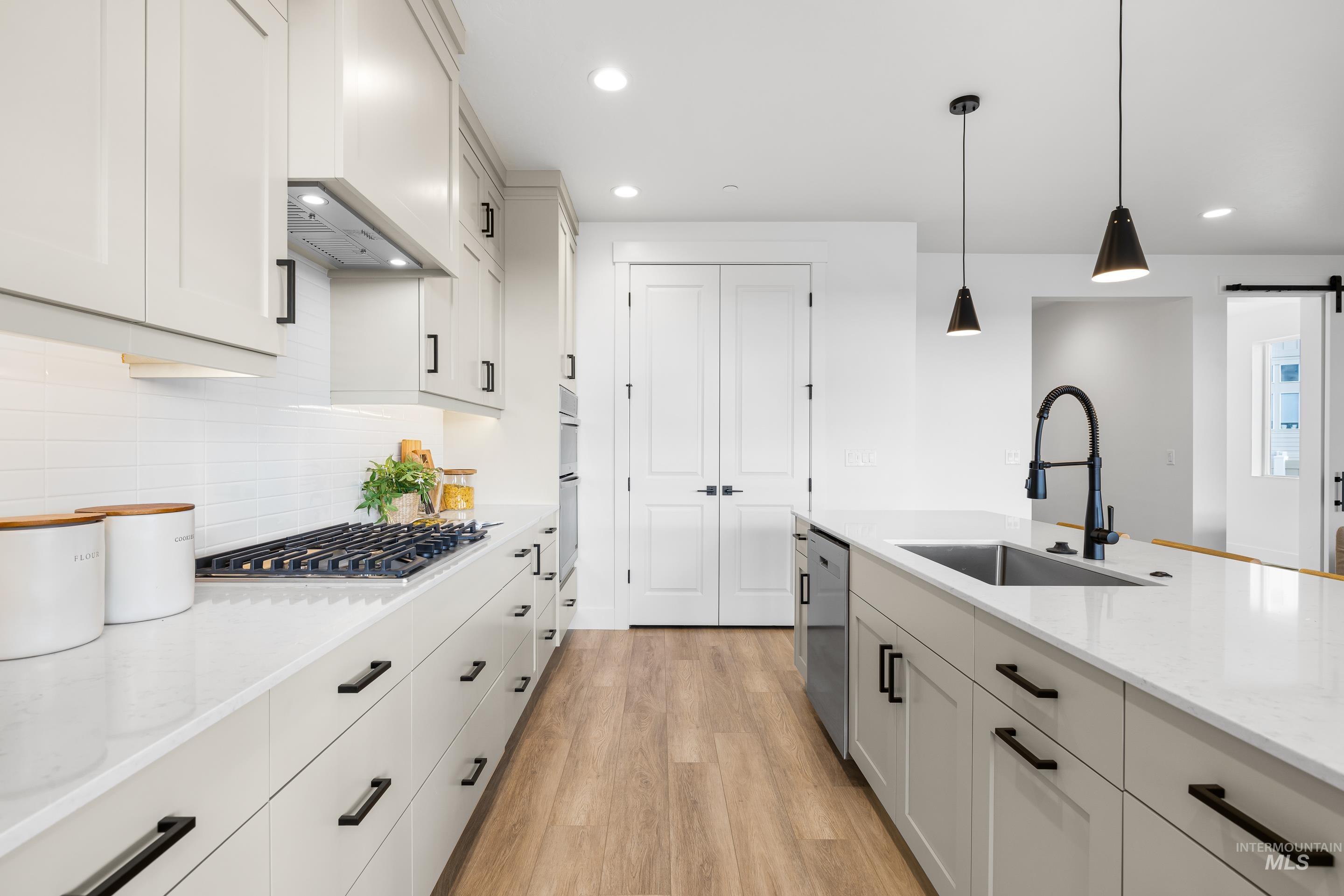 8151 Granite Ridge, Boise, Idaho 83716, 4 Bedrooms, 3.5 Bathrooms, Residential For Sale, Price $674,900,MLS 98971356