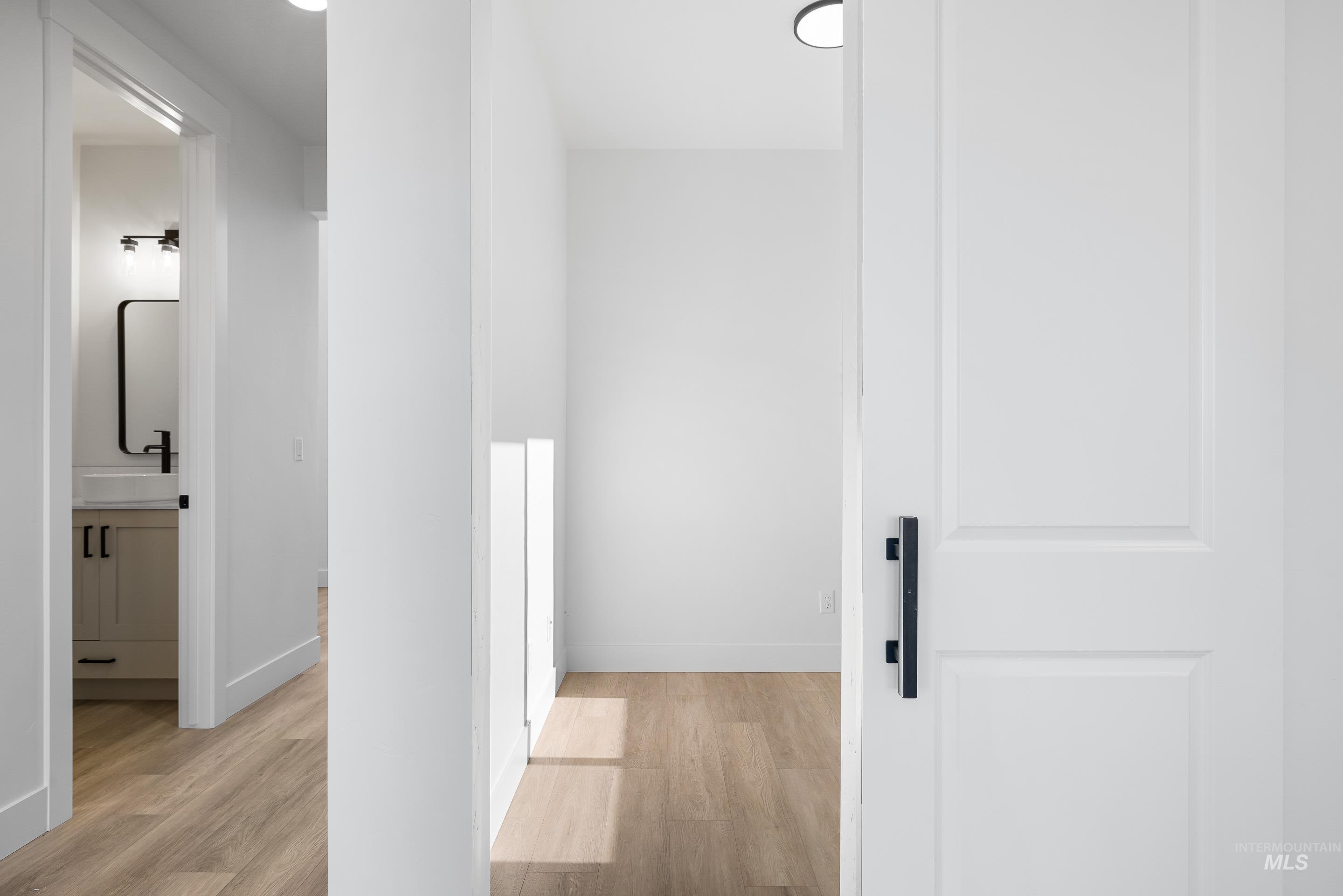 8151 Granite Ridge, Boise, Idaho 83716, 4 Bedrooms, 3.5 Bathrooms, Residential For Sale, Price $674,900,MLS 98971356