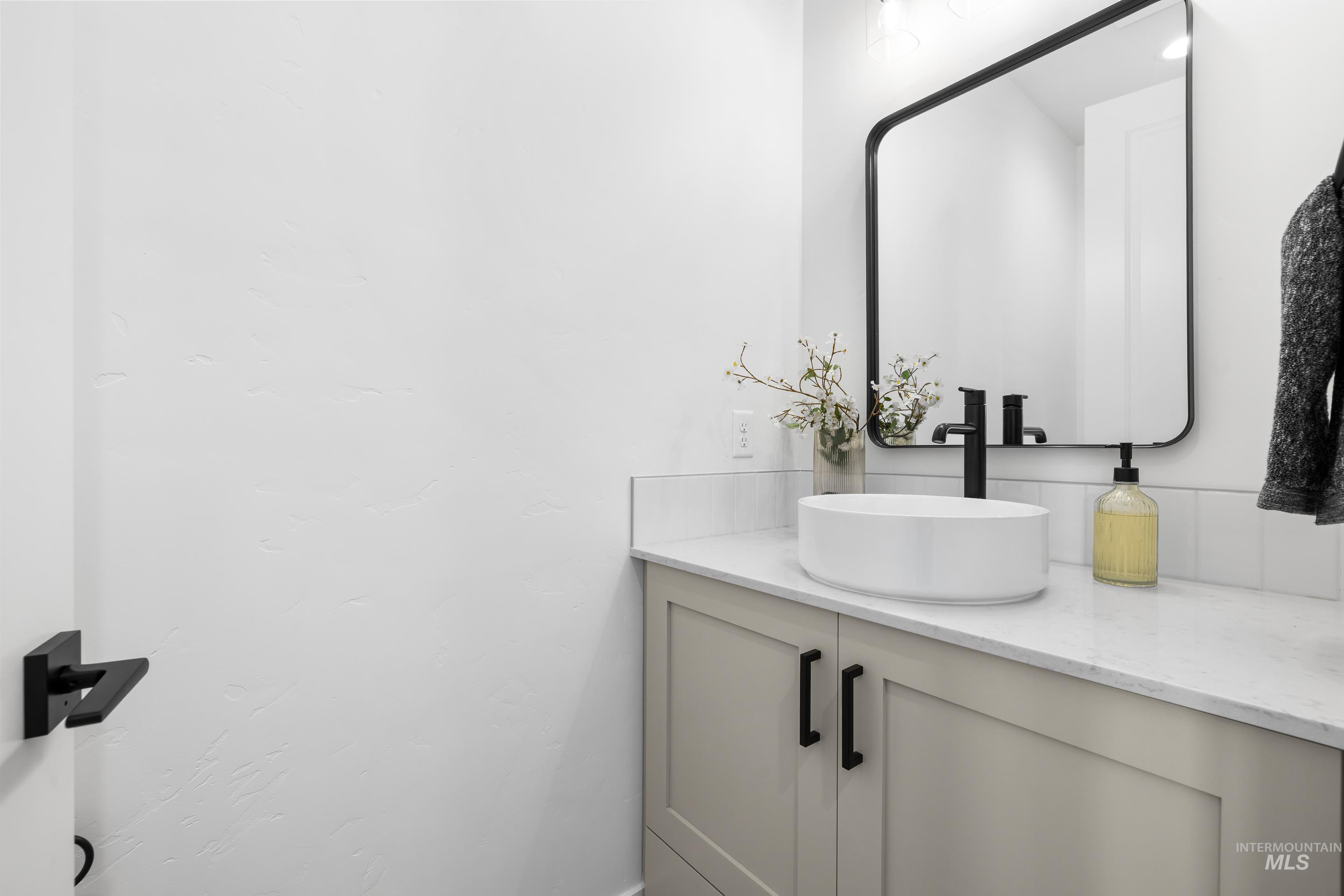 8151 Granite Ridge, Boise, Idaho 83716, 4 Bedrooms, 3.5 Bathrooms, Residential For Sale, Price $674,900,MLS 98971356