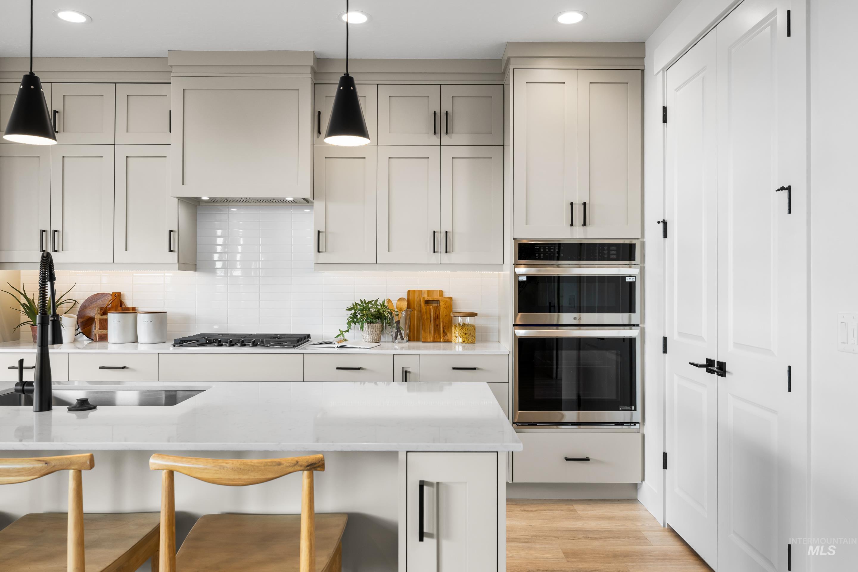 8151 Granite Ridge, Boise, Idaho 83716, 4 Bedrooms, 3.5 Bathrooms, Residential For Sale, Price $674,900,MLS 98971356