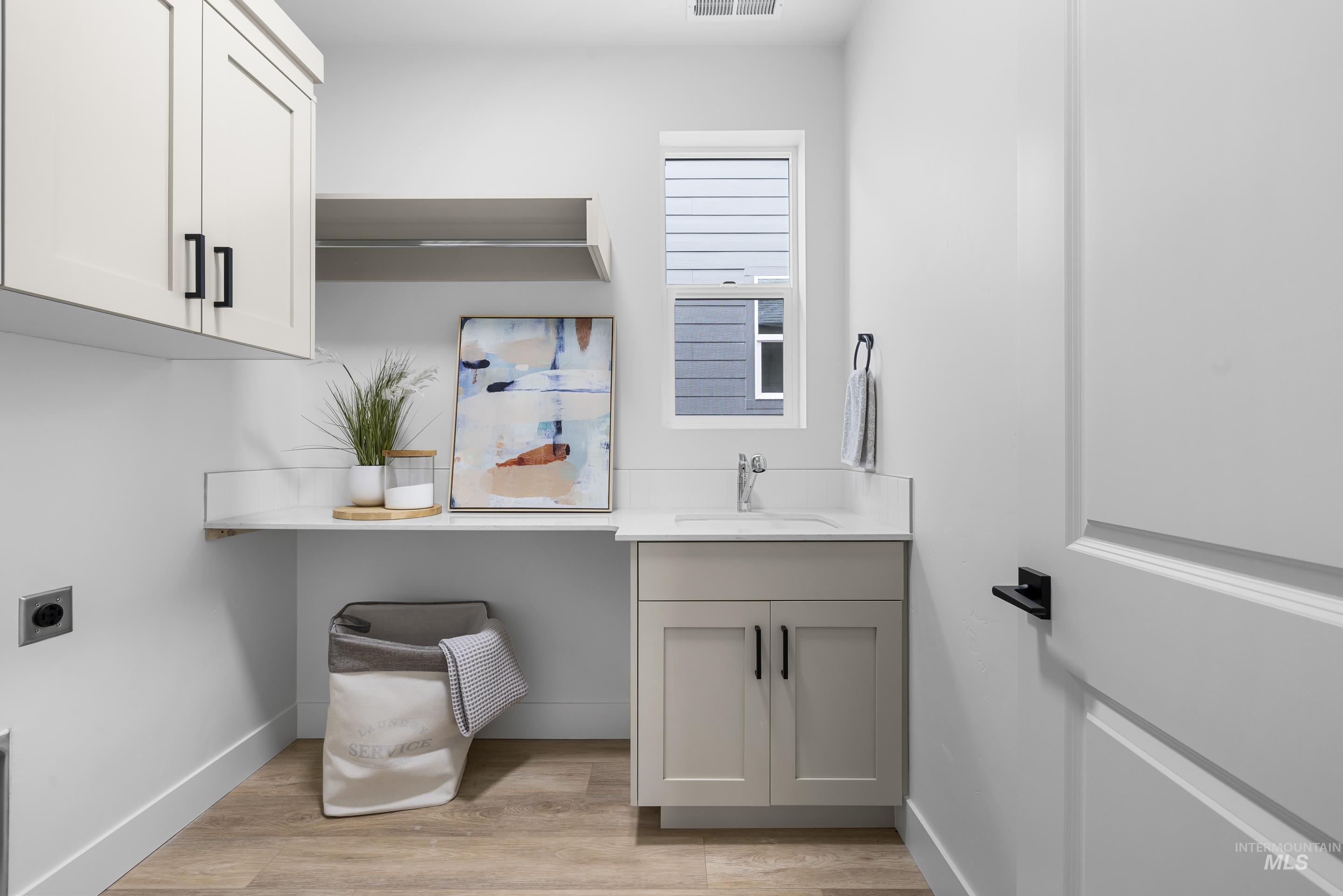 8151 Granite Ridge, Boise, Idaho 83716, 4 Bedrooms, 3.5 Bathrooms, Residential For Sale, Price $674,900,MLS 98971356