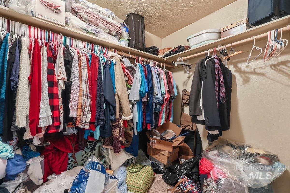 1884 N Black Fire Ave, Star, Idaho 83669, 4 Bedrooms, 2 Bathrooms, Residential For Sale, Price $449,900,MLS 98971357