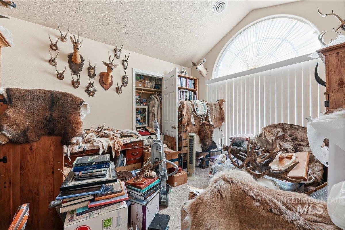 1884 N Black Fire Ave, Star, Idaho 83669, 4 Bedrooms, 2 Bathrooms, Residential For Sale, Price $459,900,MLS 98971357