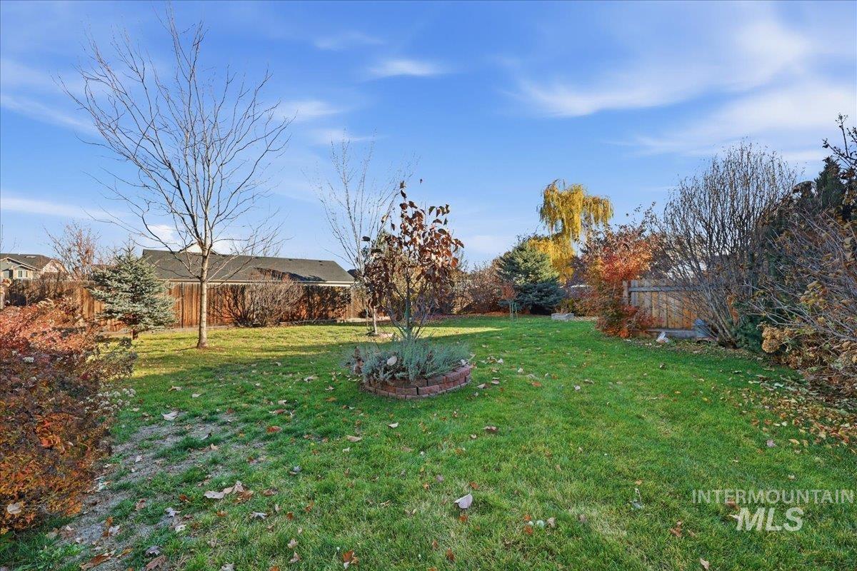 1884 N Black Fire Ave, Star, Idaho 83669, 4 Bedrooms, 2 Bathrooms, Residential For Sale, Price $459,900,MLS 98971357