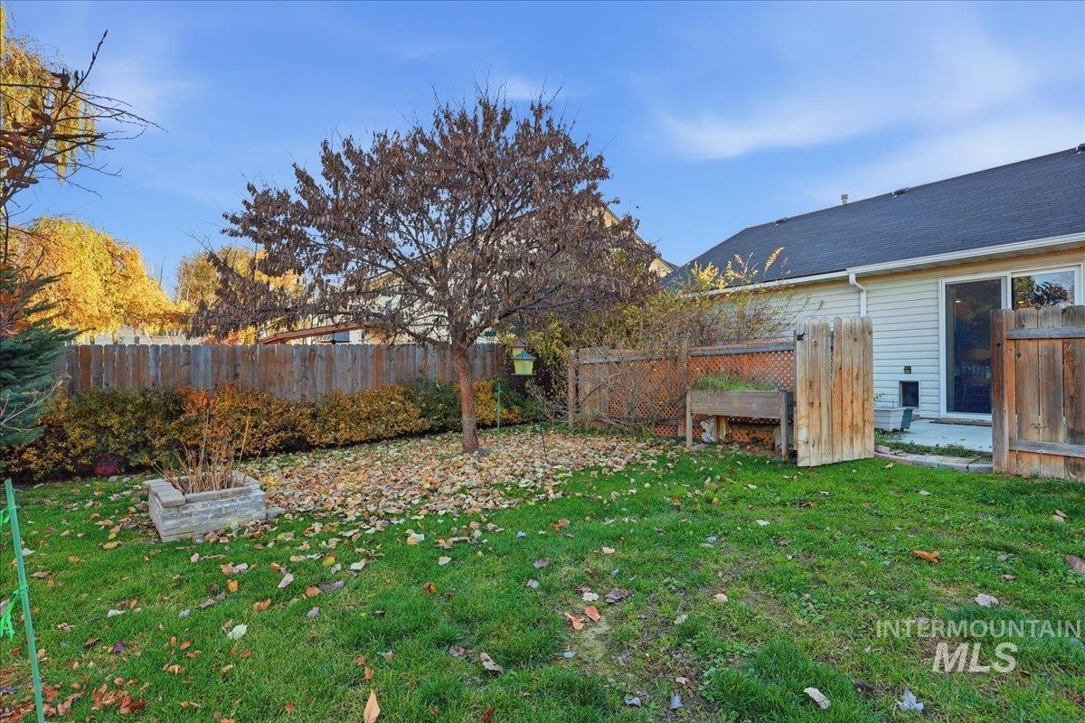 1884 N Black Fire Ave, Star, Idaho 83669, 4 Bedrooms, 2 Bathrooms, Residential For Sale, Price $459,900,MLS 98971357