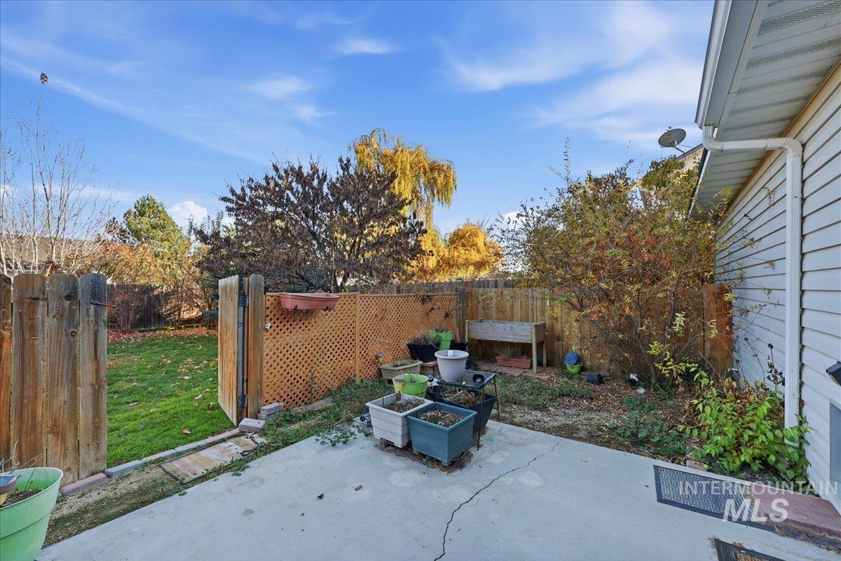 1884 N Black Fire Ave, Star, Idaho 83669, 4 Bedrooms, 2 Bathrooms, Residential For Sale, Price $459,900,MLS 98971357